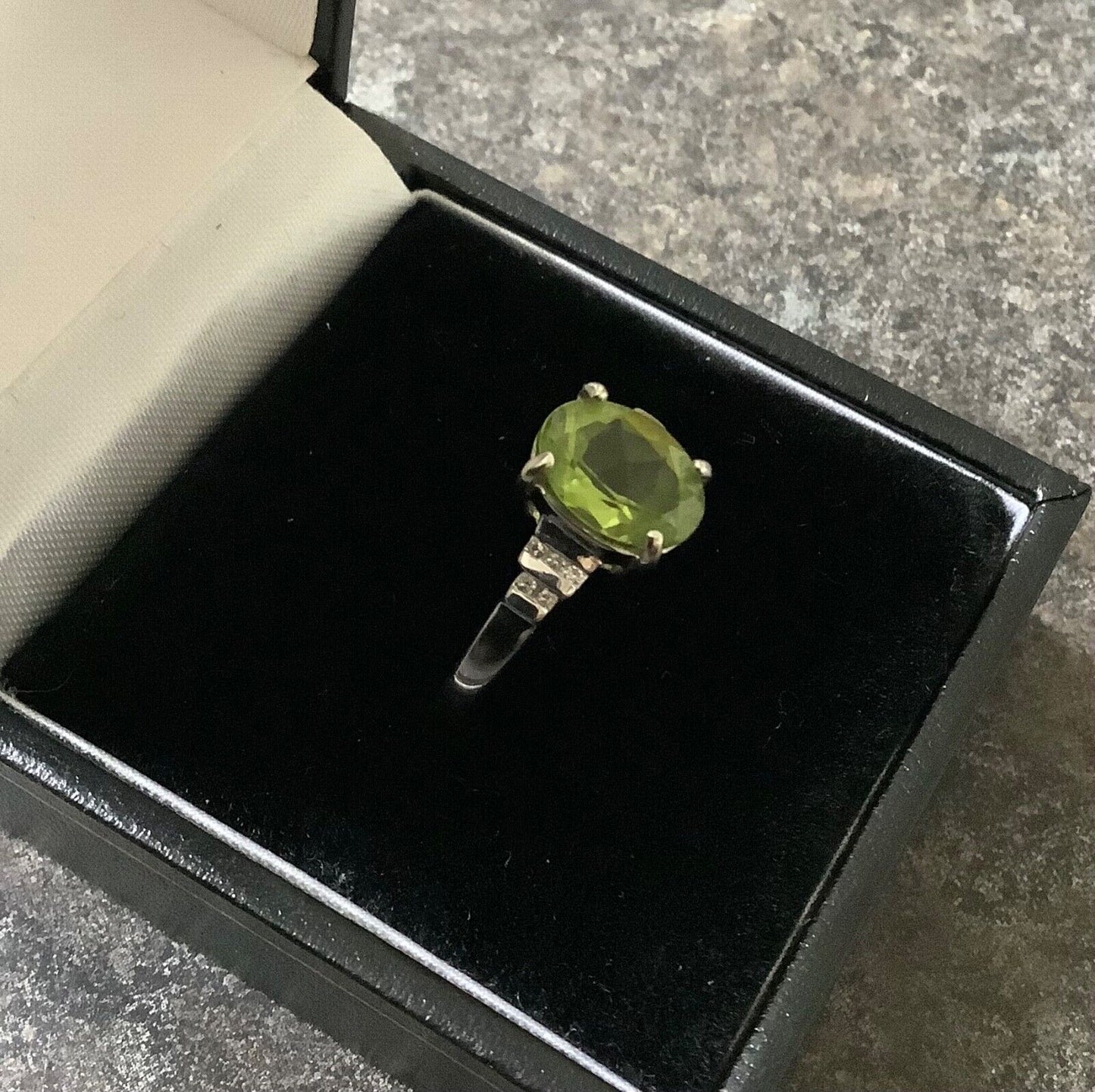 9ct peridot and diamond ring size N white gold hallmarked
