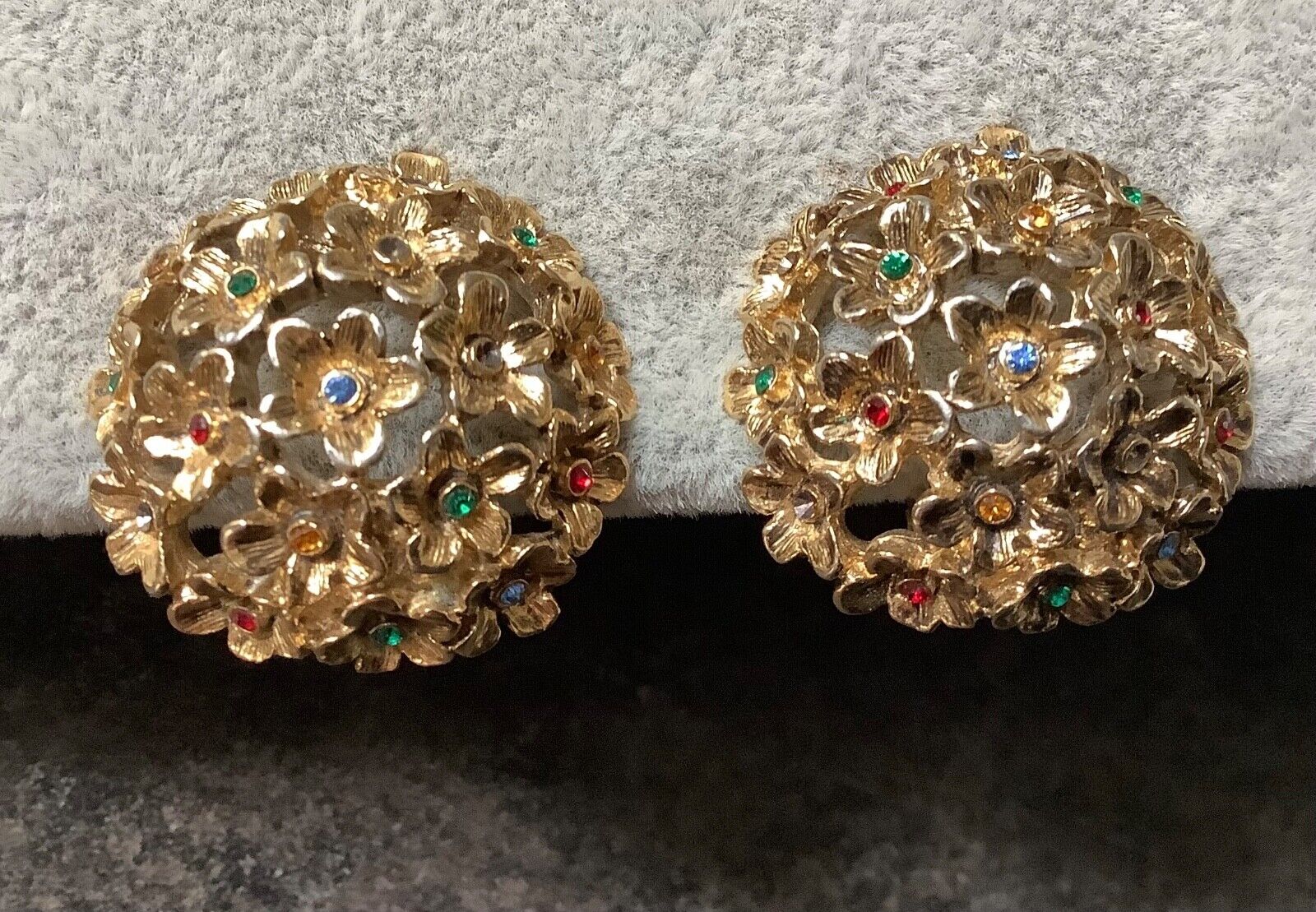 Vintage domes flower cluster gold tone multicolour crystal clip on earrings