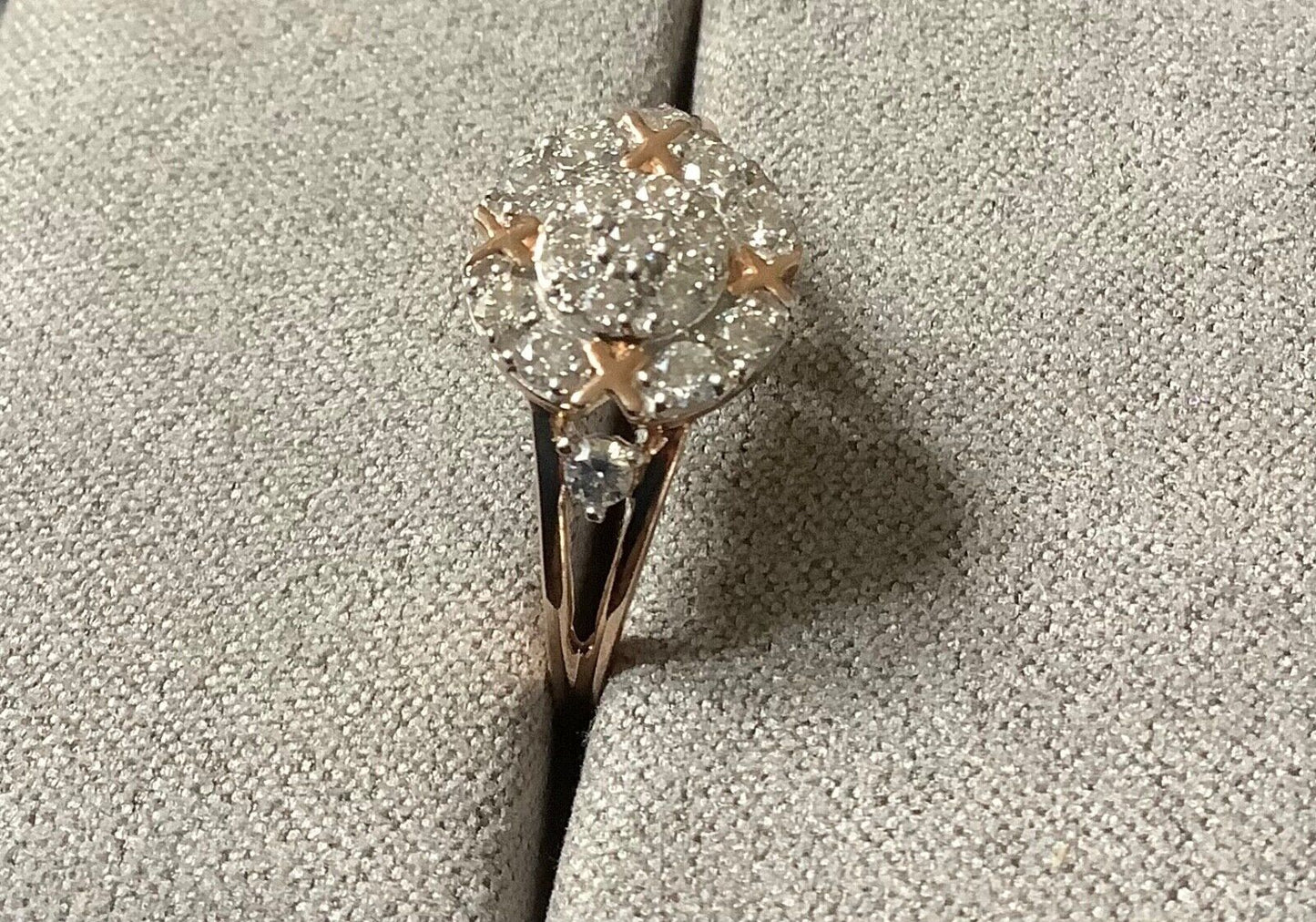 9ct rose gold Diamond cluster circle ring with gold kisses size P1/2