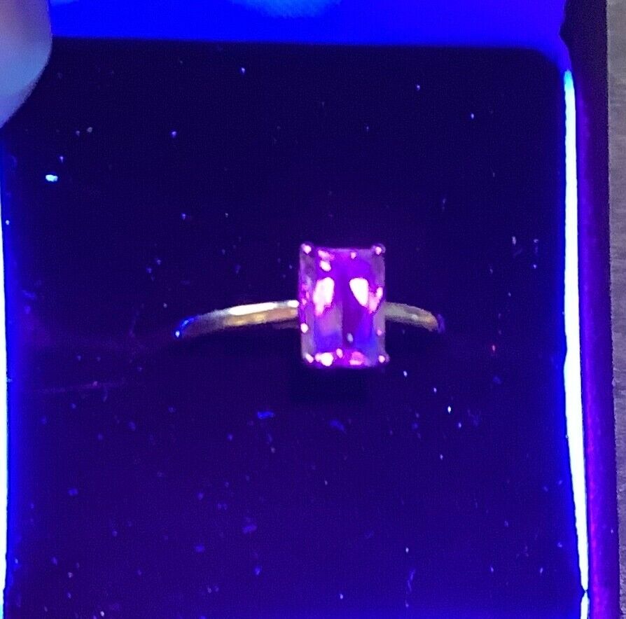 9ct pale yellow solitaire rectangle cut gemstone ring size N1/2 yellow gold