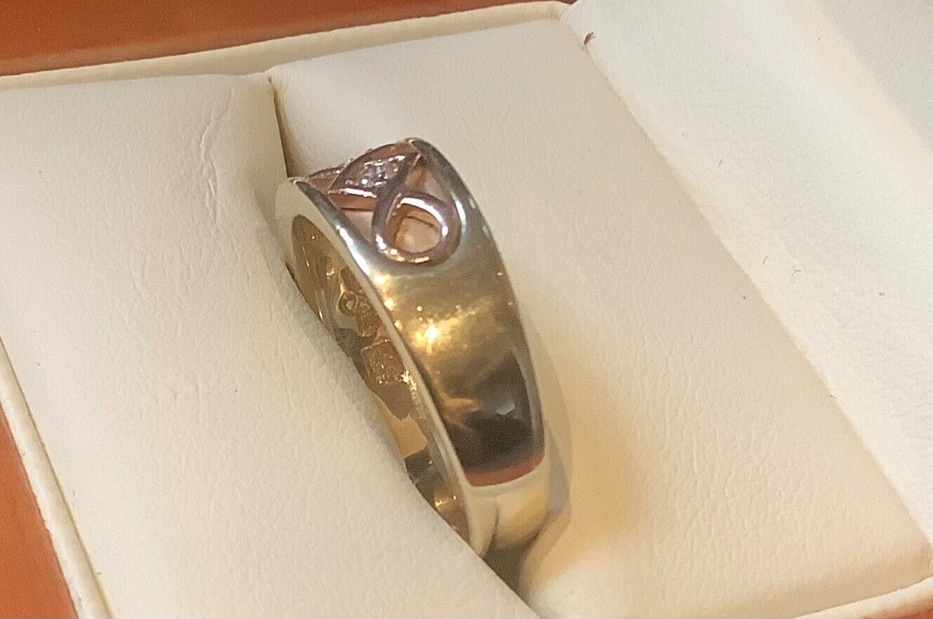 Clogau 9ct Queen Elizabeth Anniversary 3 Diamond ring size O yellow & rose gold