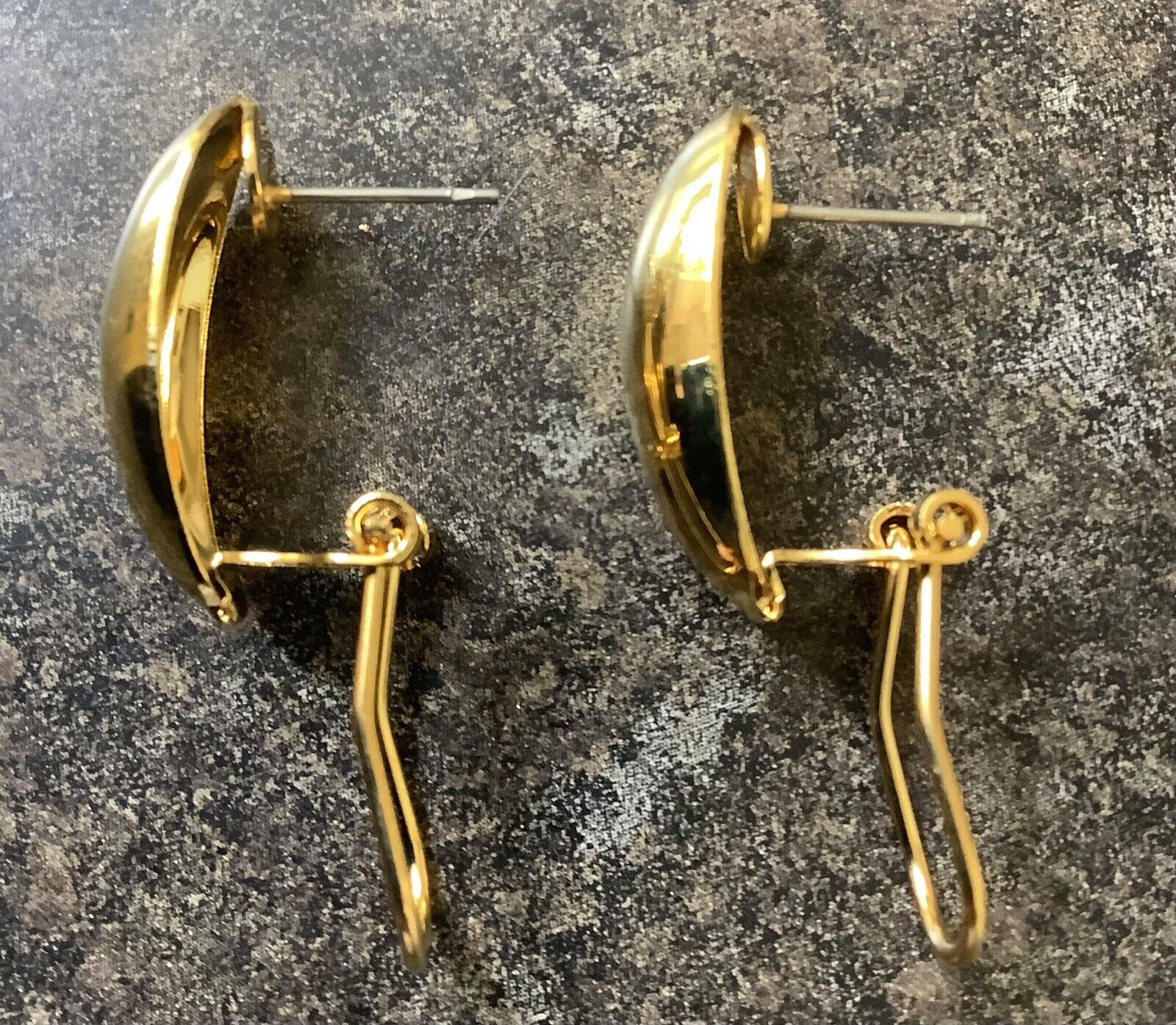 10 x gold tone dome earrings for pierced ears 2.2cm