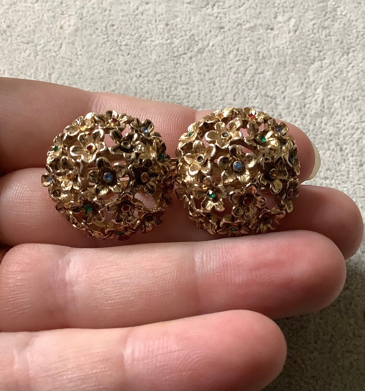 Vintage domes flower cluster gold tone multicolour crystal clip on earrings