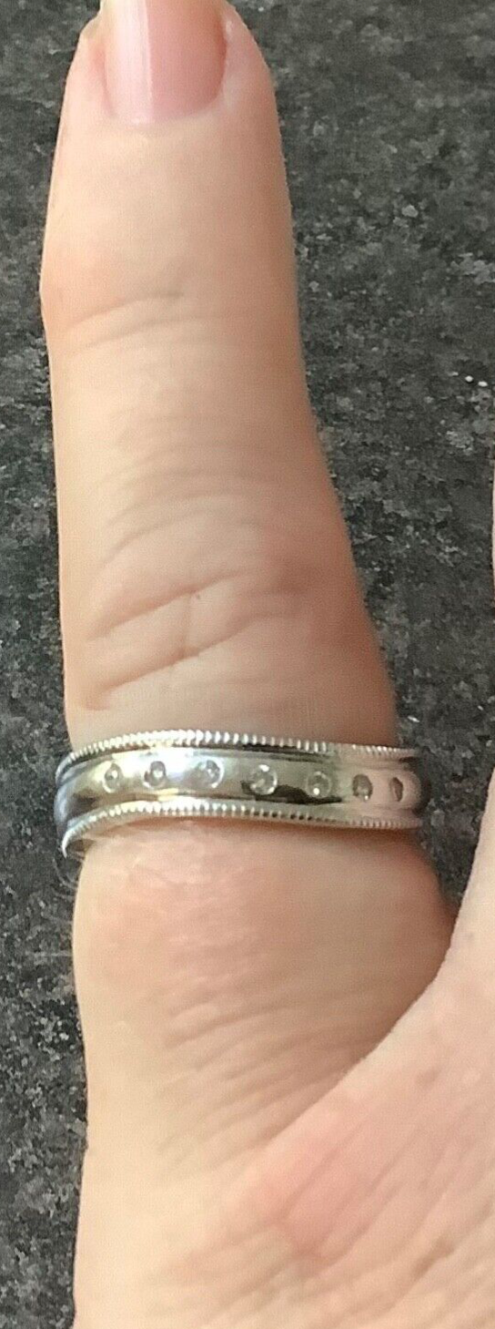 9ct white gold natural diamond wave band ring size M1/2