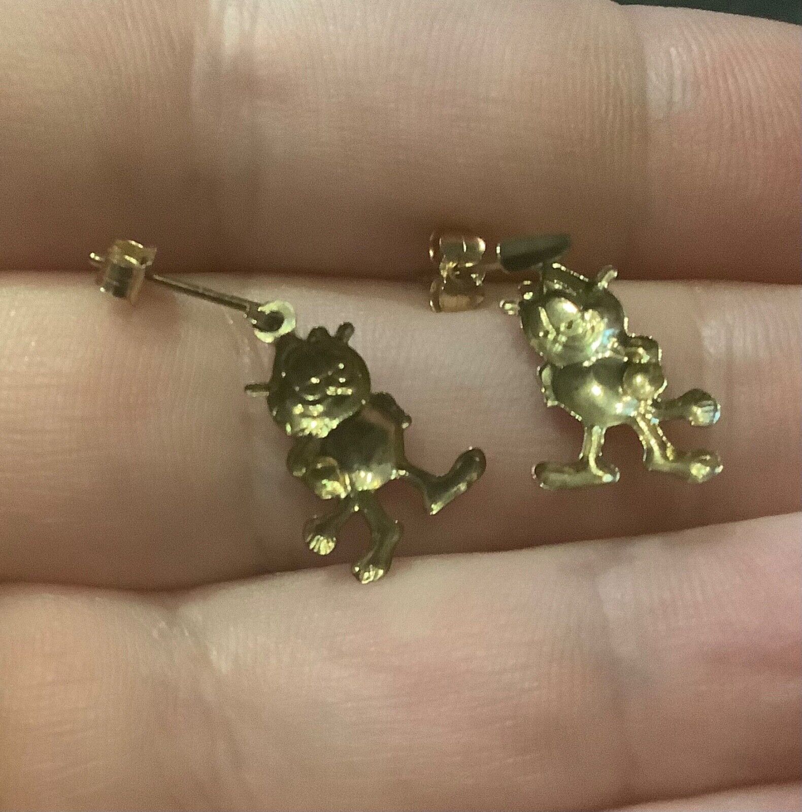 9ct Vintage Garfield drop earrings yellow gold cat 1976 UFS