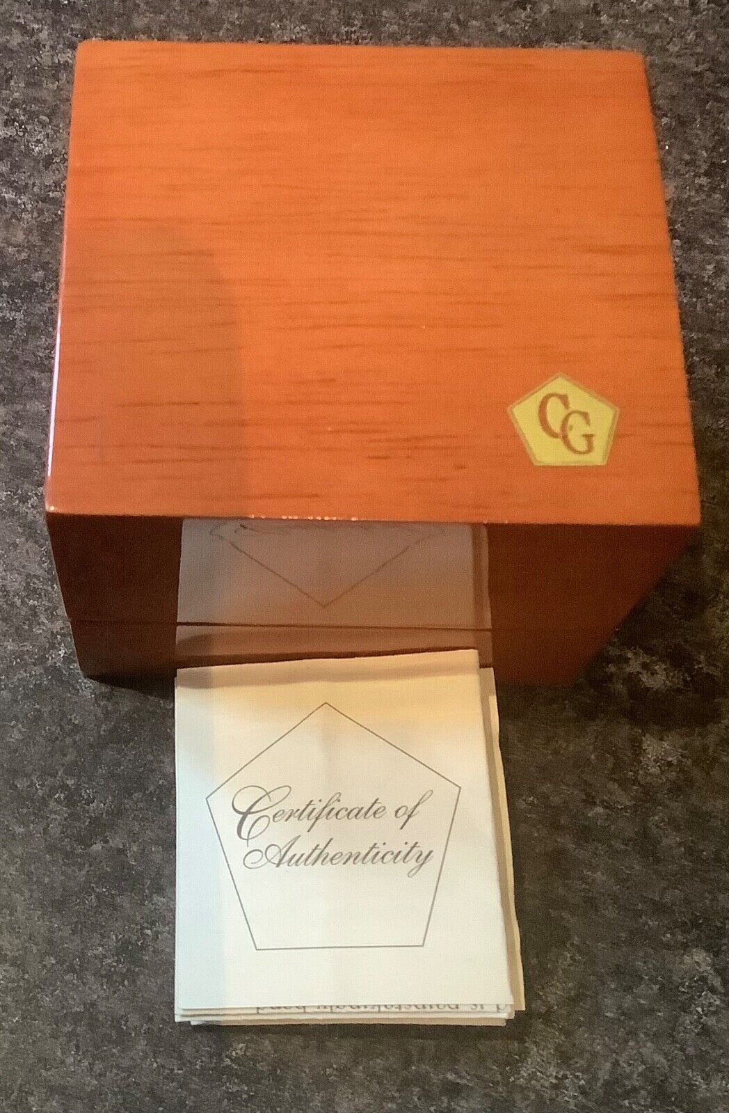 Clogau 9ct Queen Elizabeth Anniversary 3 Diamond ring size O yellow & rose gold