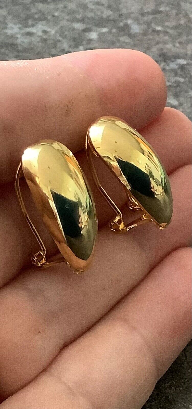 10 x gold tone dome earrings for pierced ears 2.2cm