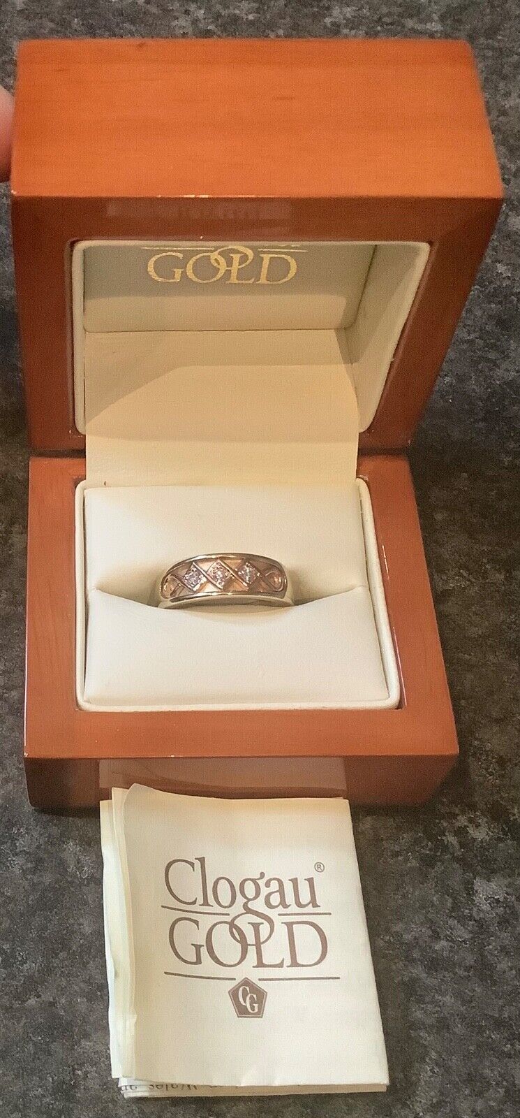 Clogau 9ct Queen Elizabeth Anniversary 3 Diamond ring size O yellow & rose gold