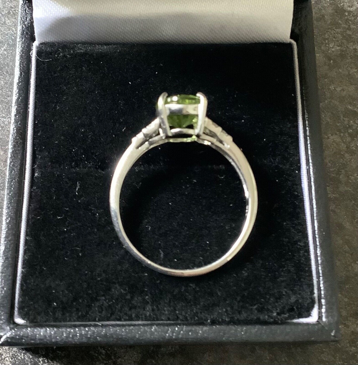 9ct peridot and diamond ring size N white gold hallmarked