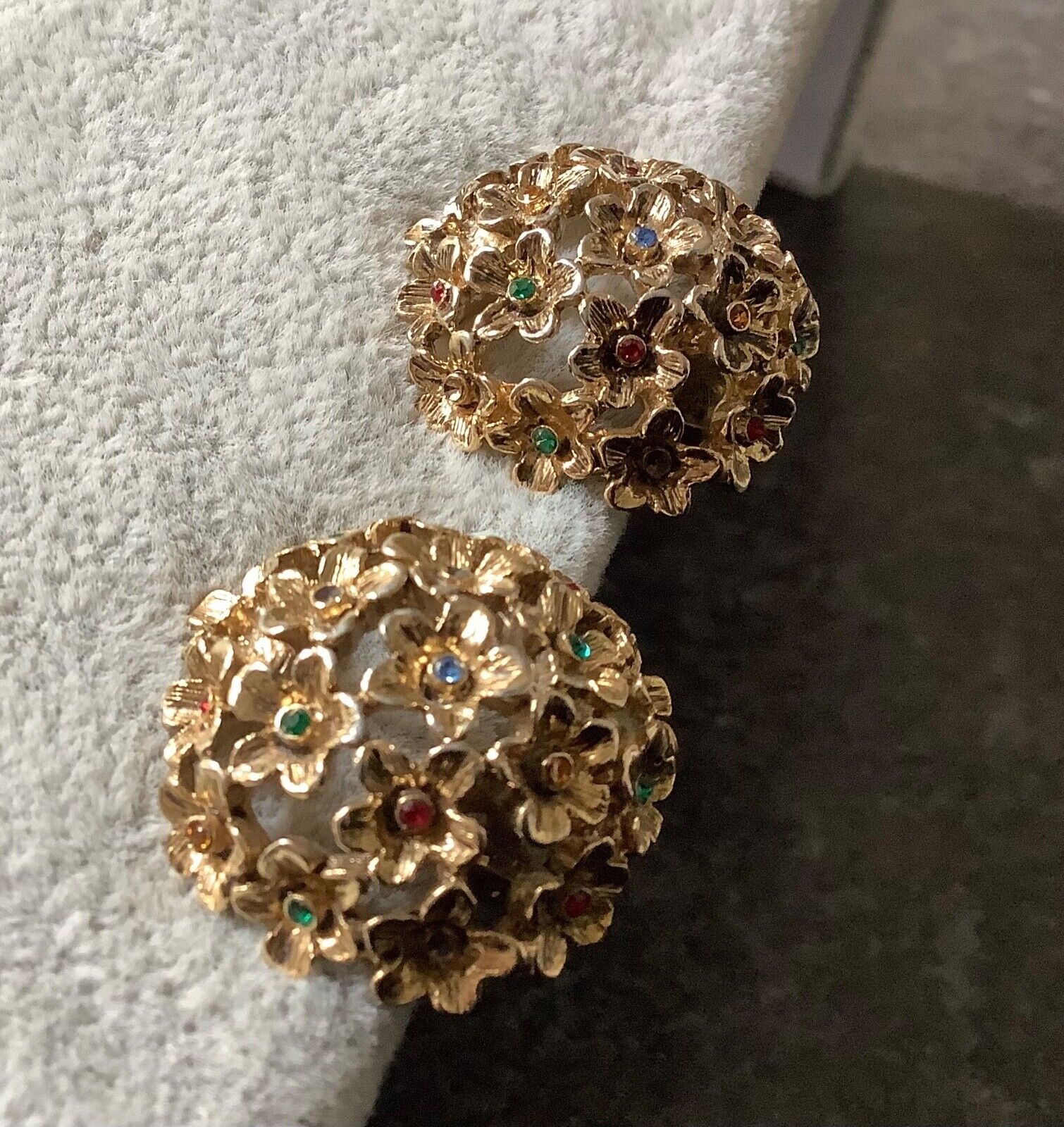 Vintage domes flower cluster gold tone multicolour crystal clip on earrings