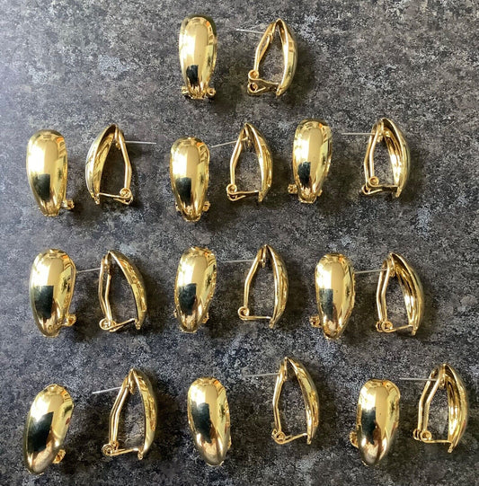 10 x gold tone dome earrings for pierced ears 2.2cm