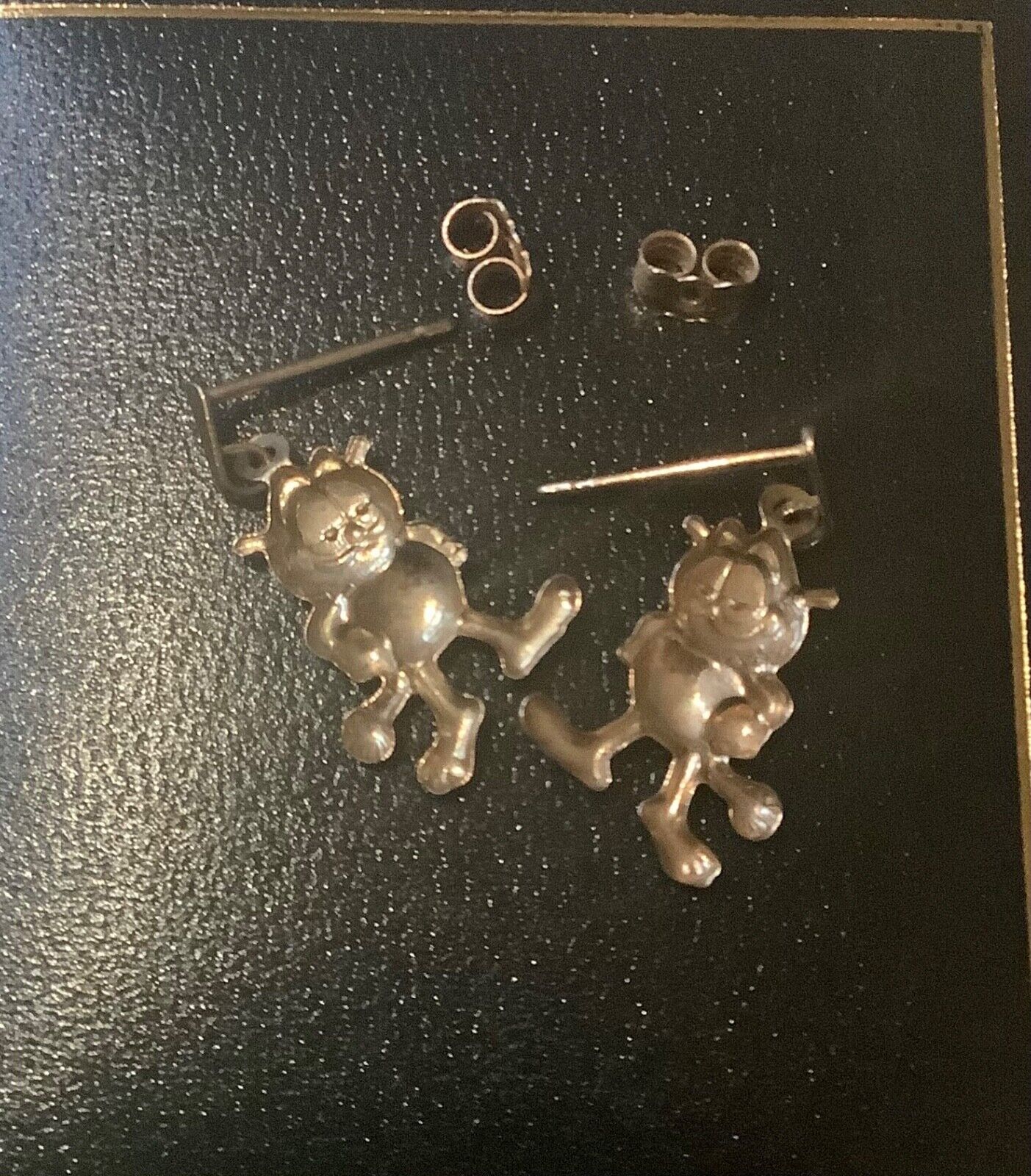 9ct Vintage Garfield drop earrings yellow gold cat 1976 UFS