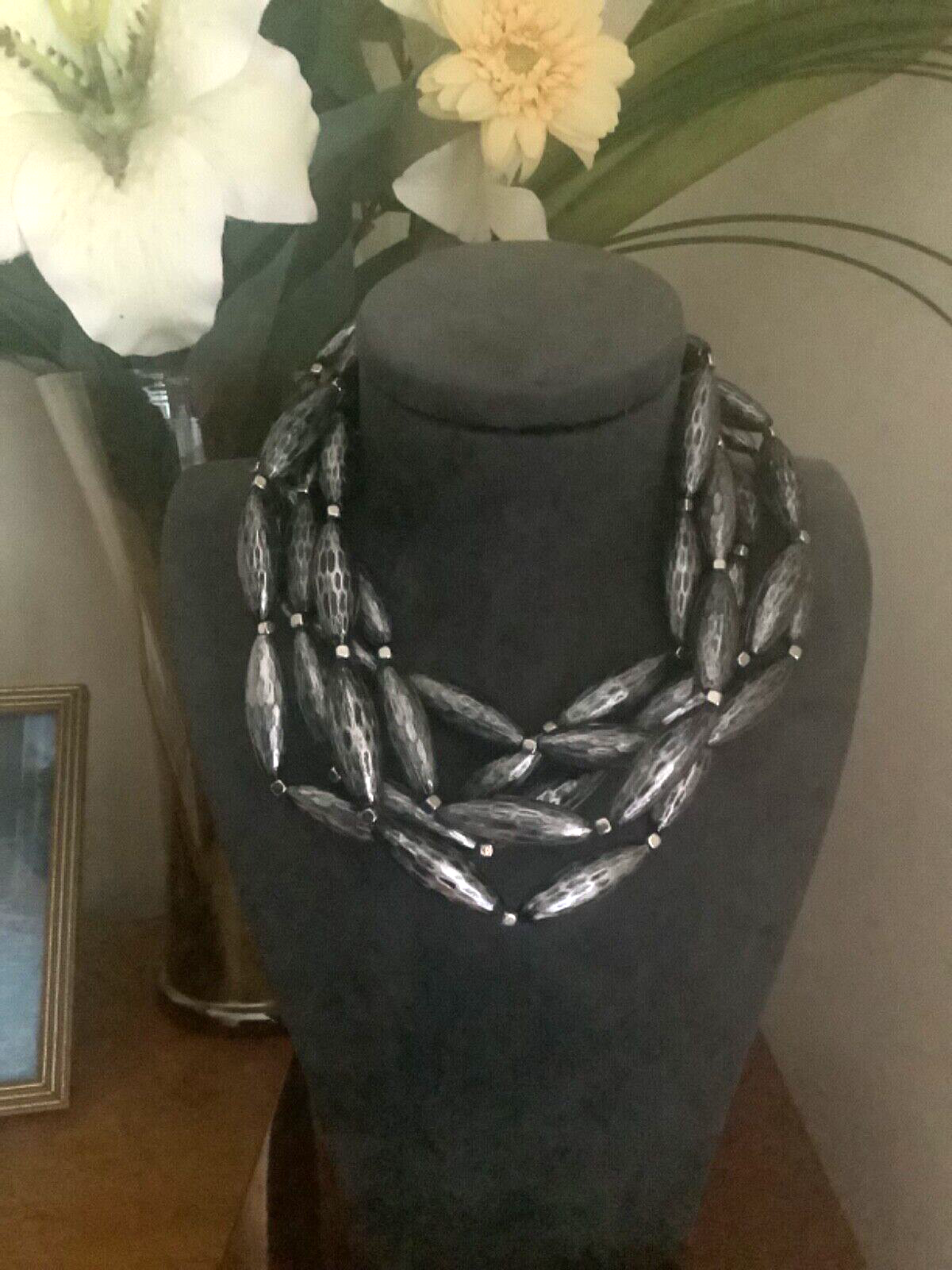 Silver and black multi strand chunky lozenge barrel bead necklace 18-21”