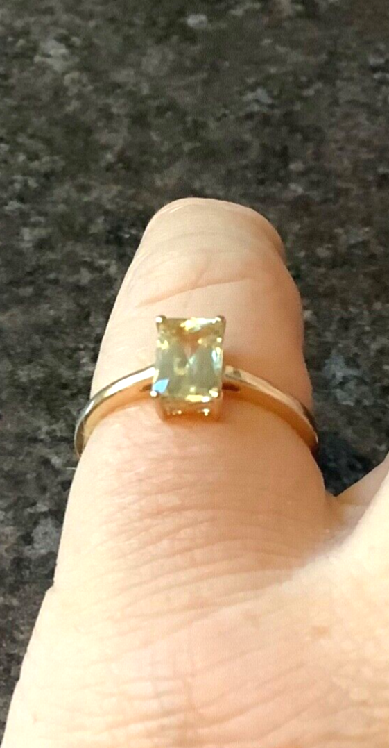 9ct pale yellow solitaire rectangle cut gemstone ring size N1/2 yellow gold