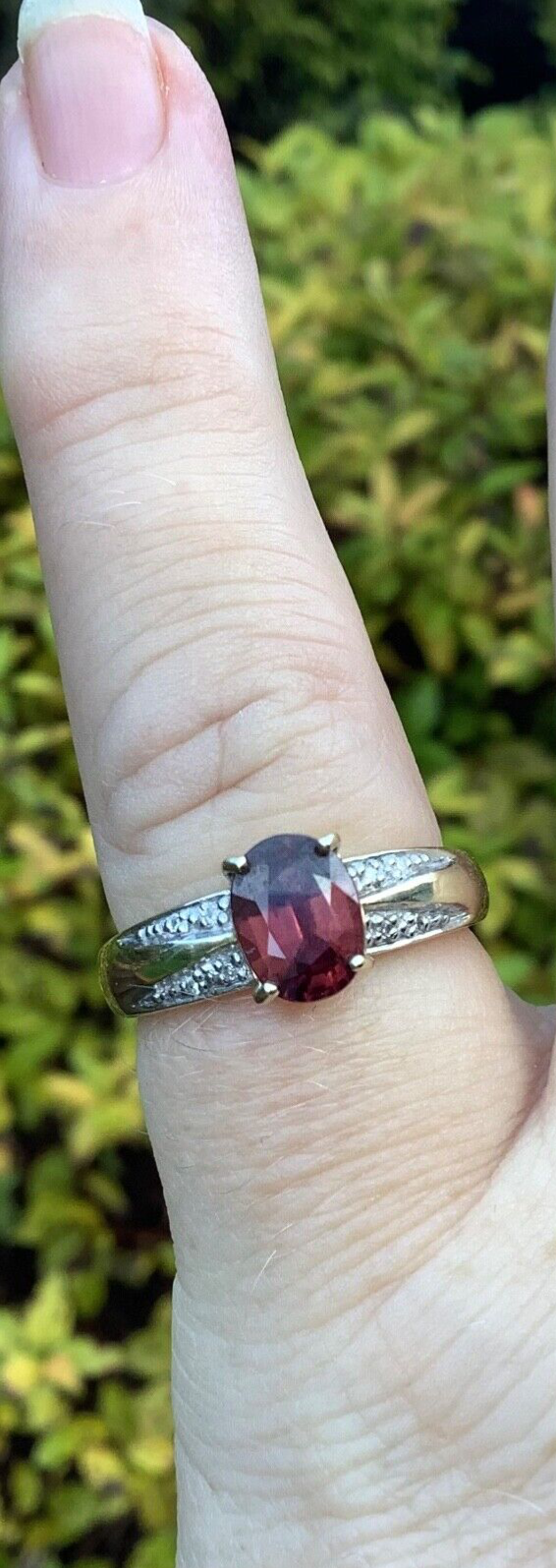 9ct burgundy gemstone diamond rind size N yellow gold hallmarked