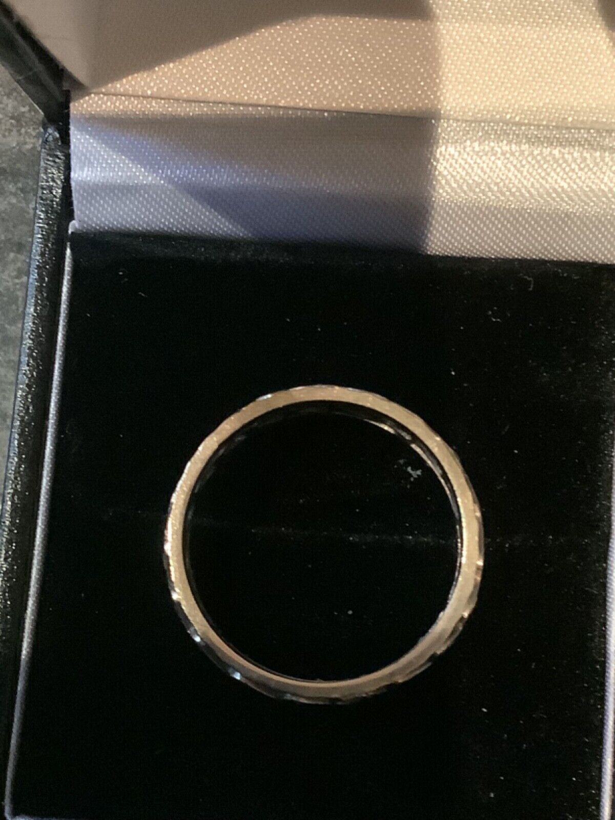 Vintage 9ct diamond-cut clear stone full eternity ring size O