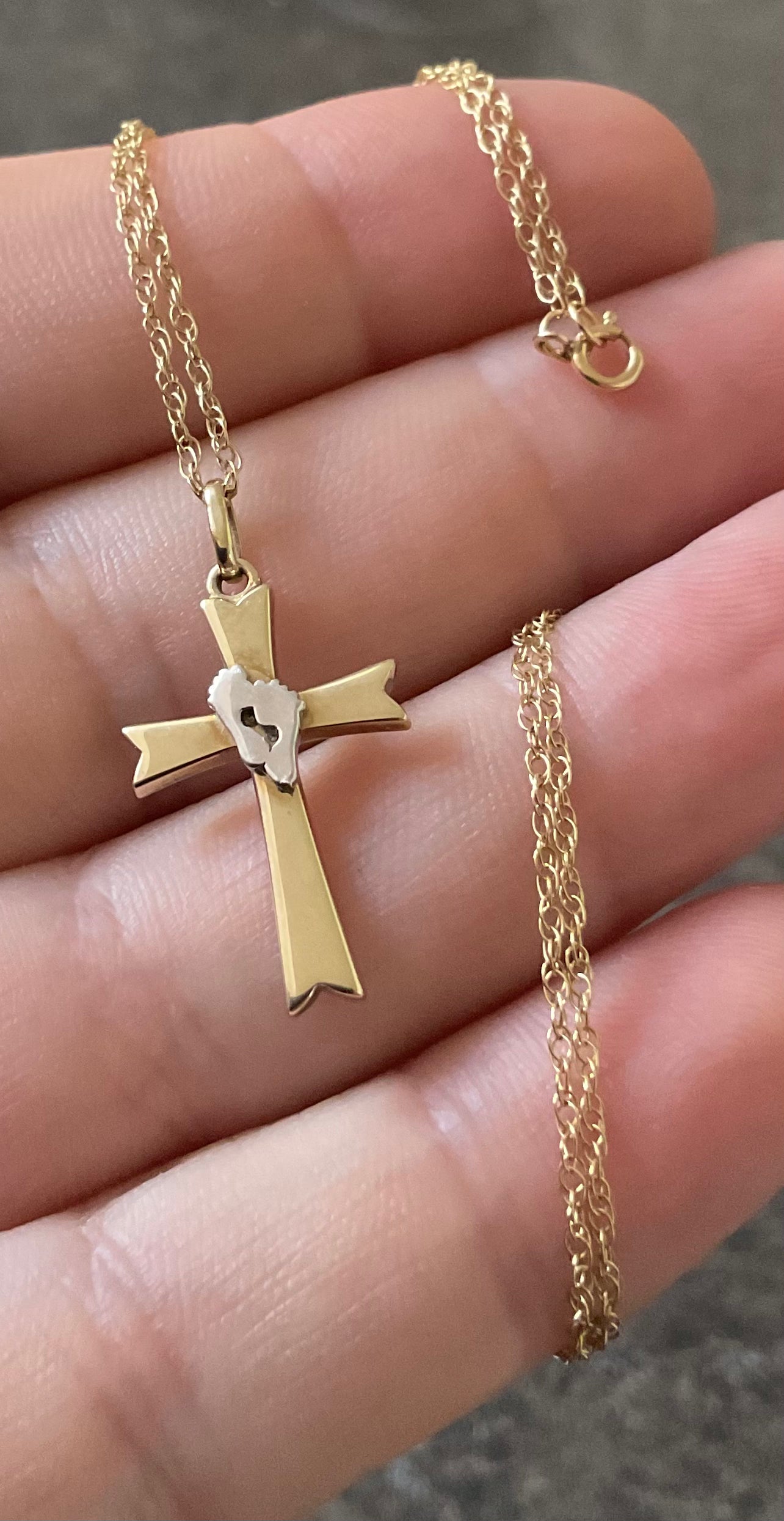 9ct Foot Prints in the Sand 'It was then that I carried you' 18" cross necklace