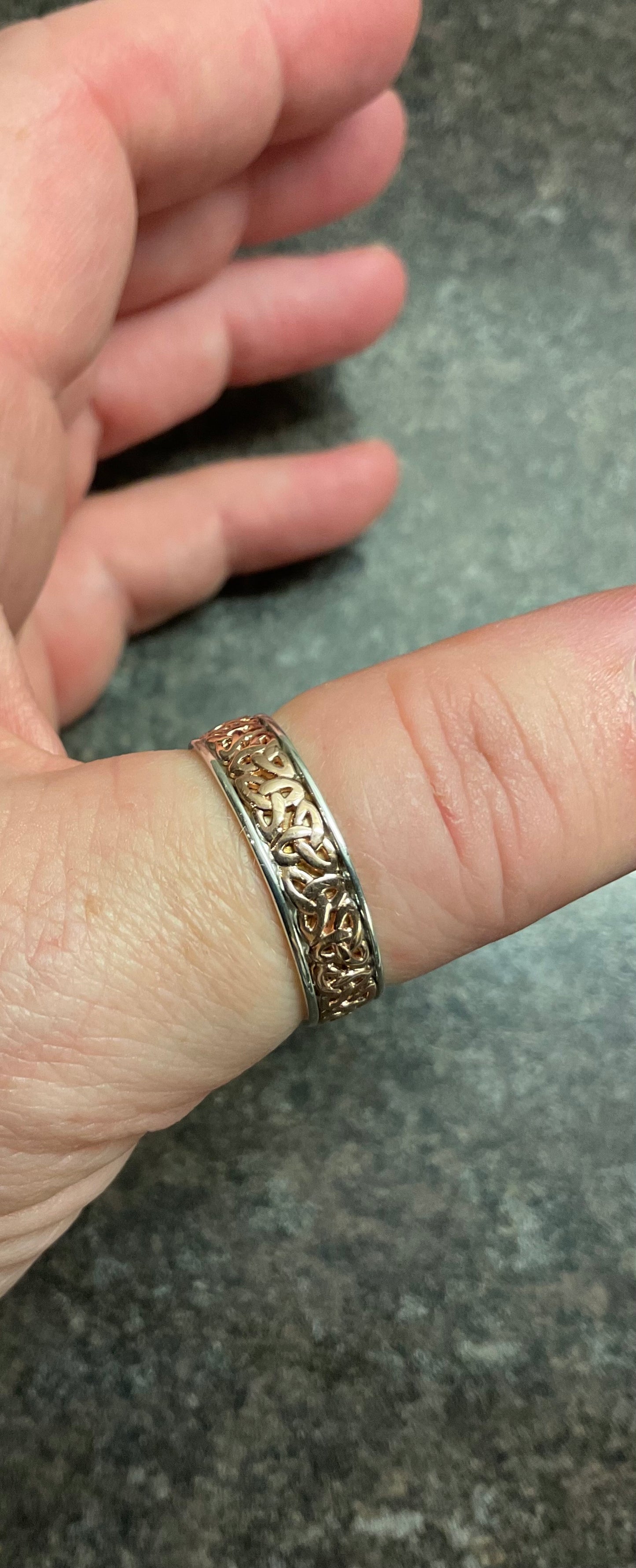 Unisex Clogau Celtic Trinity Knot narrow band ring size V1/2-W in silver and rose gold
