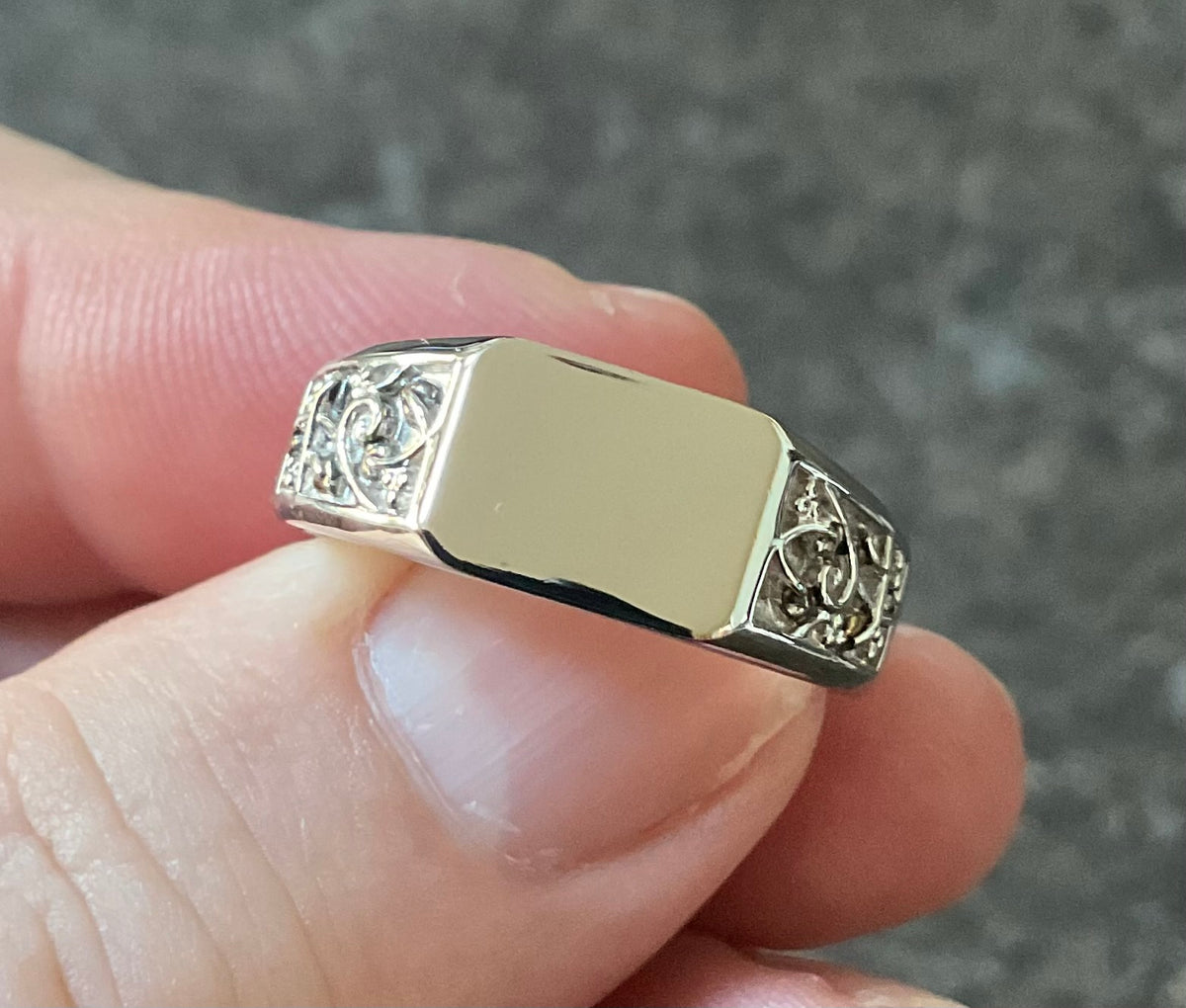Unisex Clogau Tree of Life rectangle signet ring in silver and rose gold size S