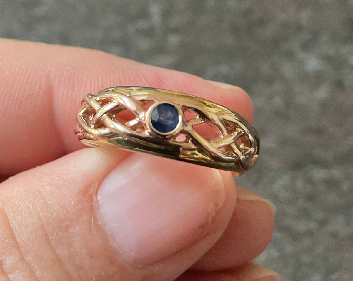 Clogau 9ct Blue Sapphire Lovers Weave Celtic ring size P yellow and rose gold