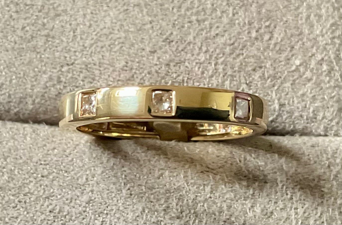 18ct Princess cut 0.40ct Diamond wedding band ring size O yellow gold 4.05g