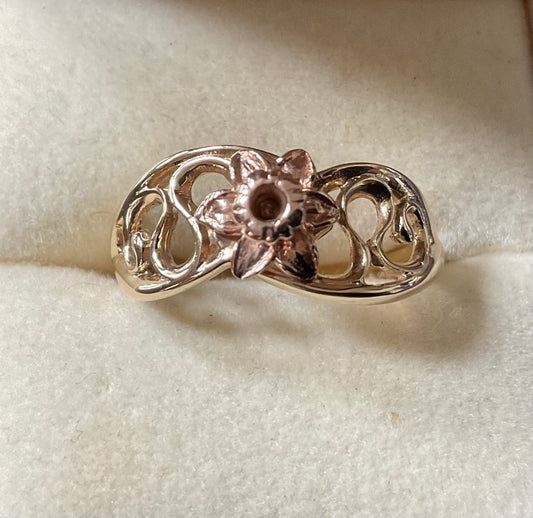 Vintage Clogau 9ct Daffodil ring yellow and rose gold size Q1/2 hallmarked 1993