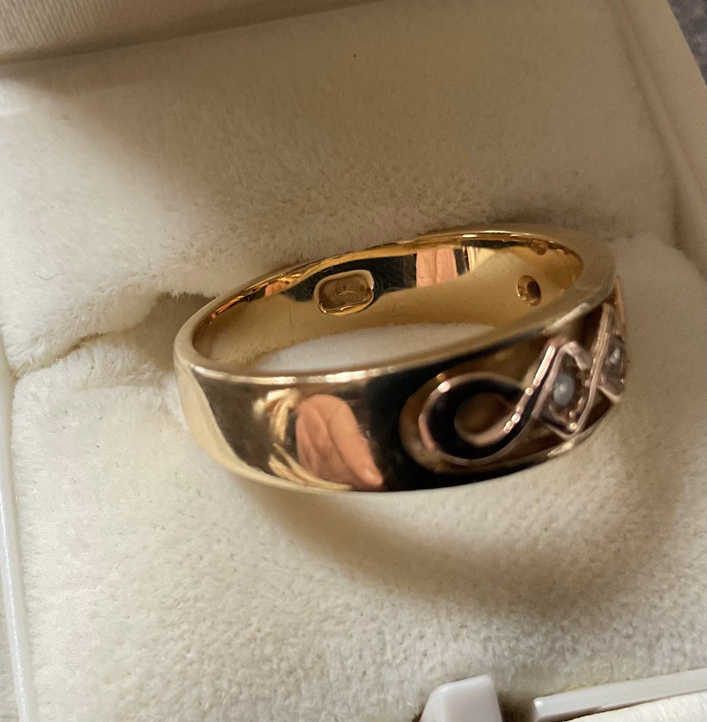 Vintage Clogau 18ct 5 Diamond Queen Elizabeth Anniversary ring size Q1/2 yellow and rose gold original box certificate millennium hallmark