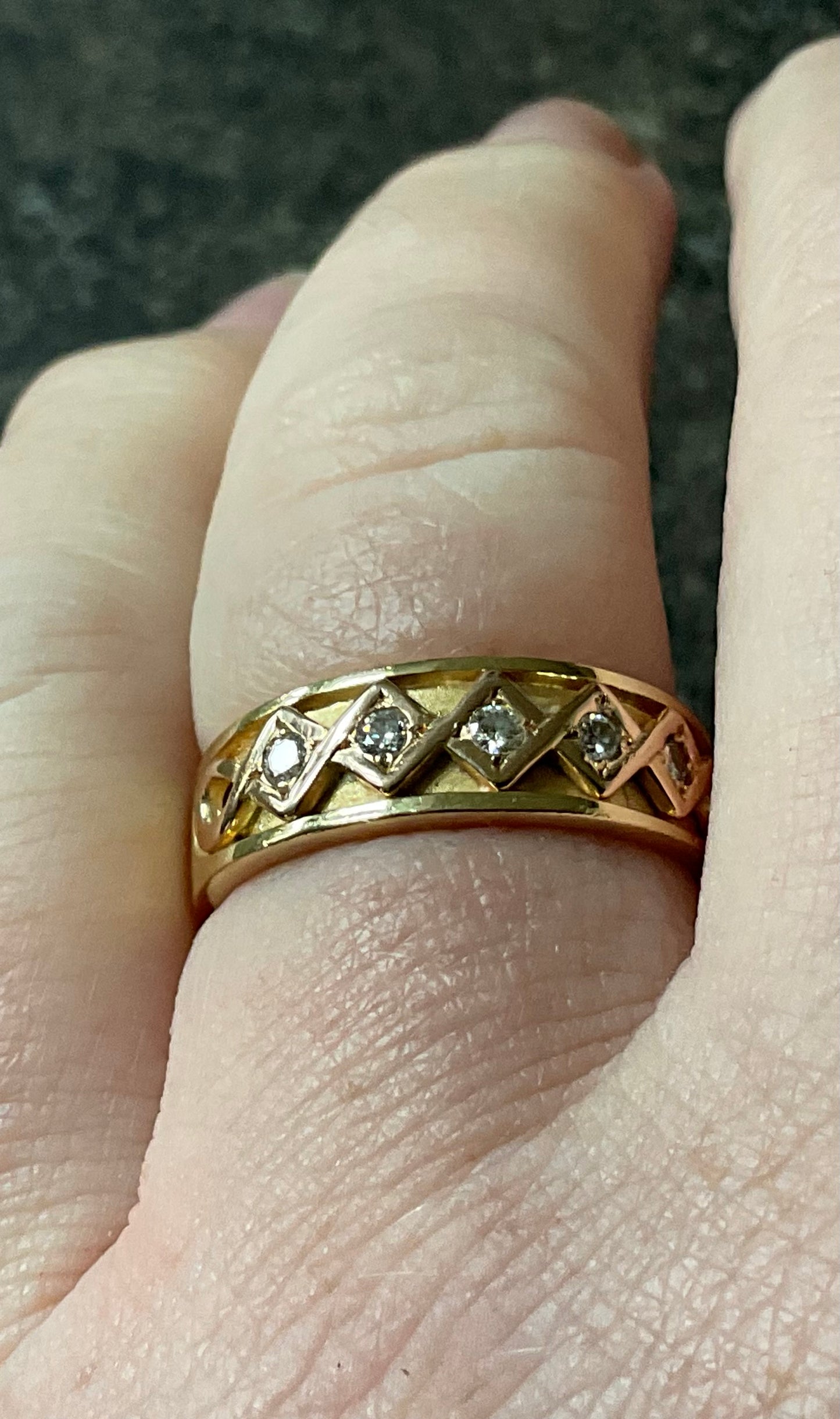 Vintage Clogau 18ct 5 Diamond Queen Elizabeth Anniversary ring size Q1/2 yellow and rose gold original box certificate millennium hallmark