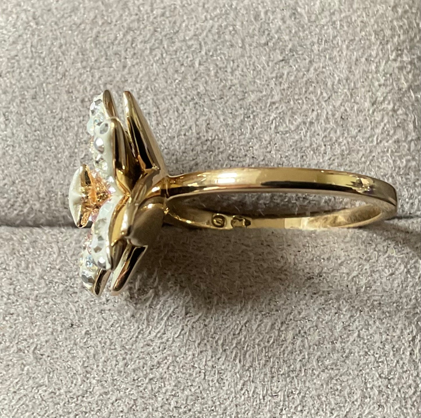 Swarovski LOUELLA flower ring gold tone size P1/2 crystal and enamel (1 stone missing)