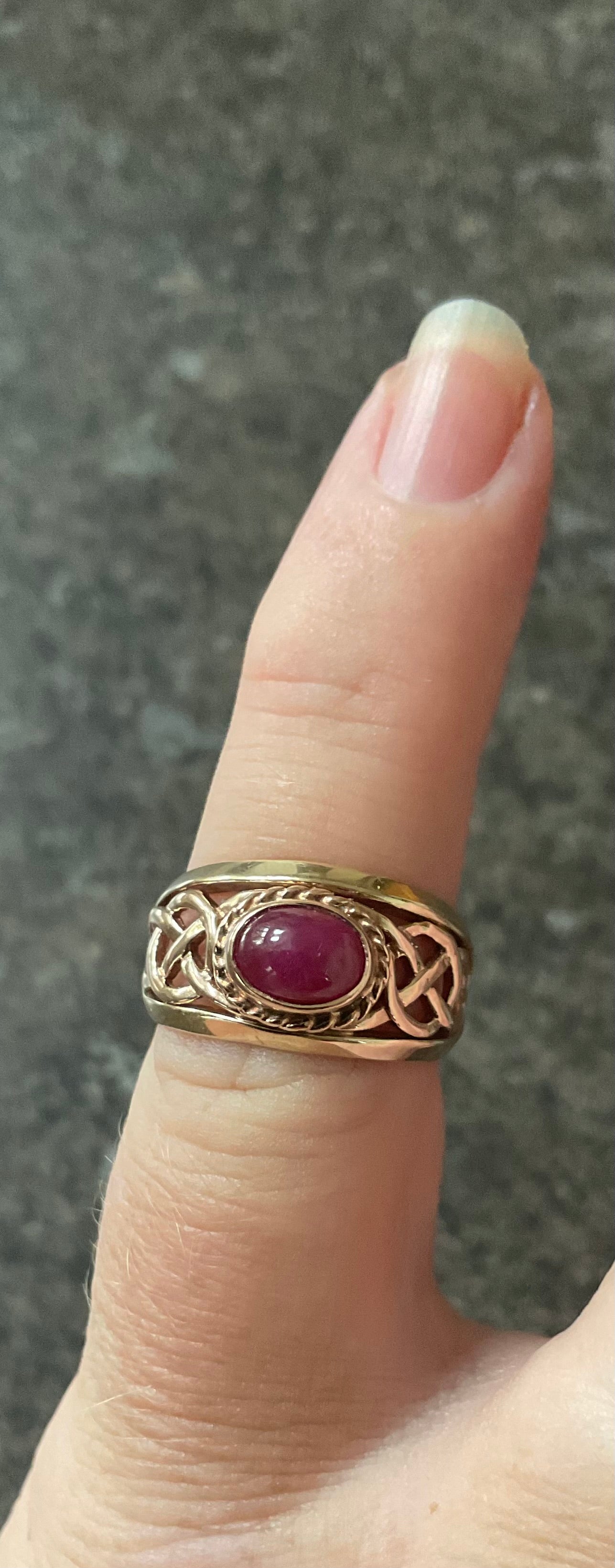 Vintage Clogau Ruby Cabochon St. David’s Celtic band ring size K1/2 yellow and rose gold 1996