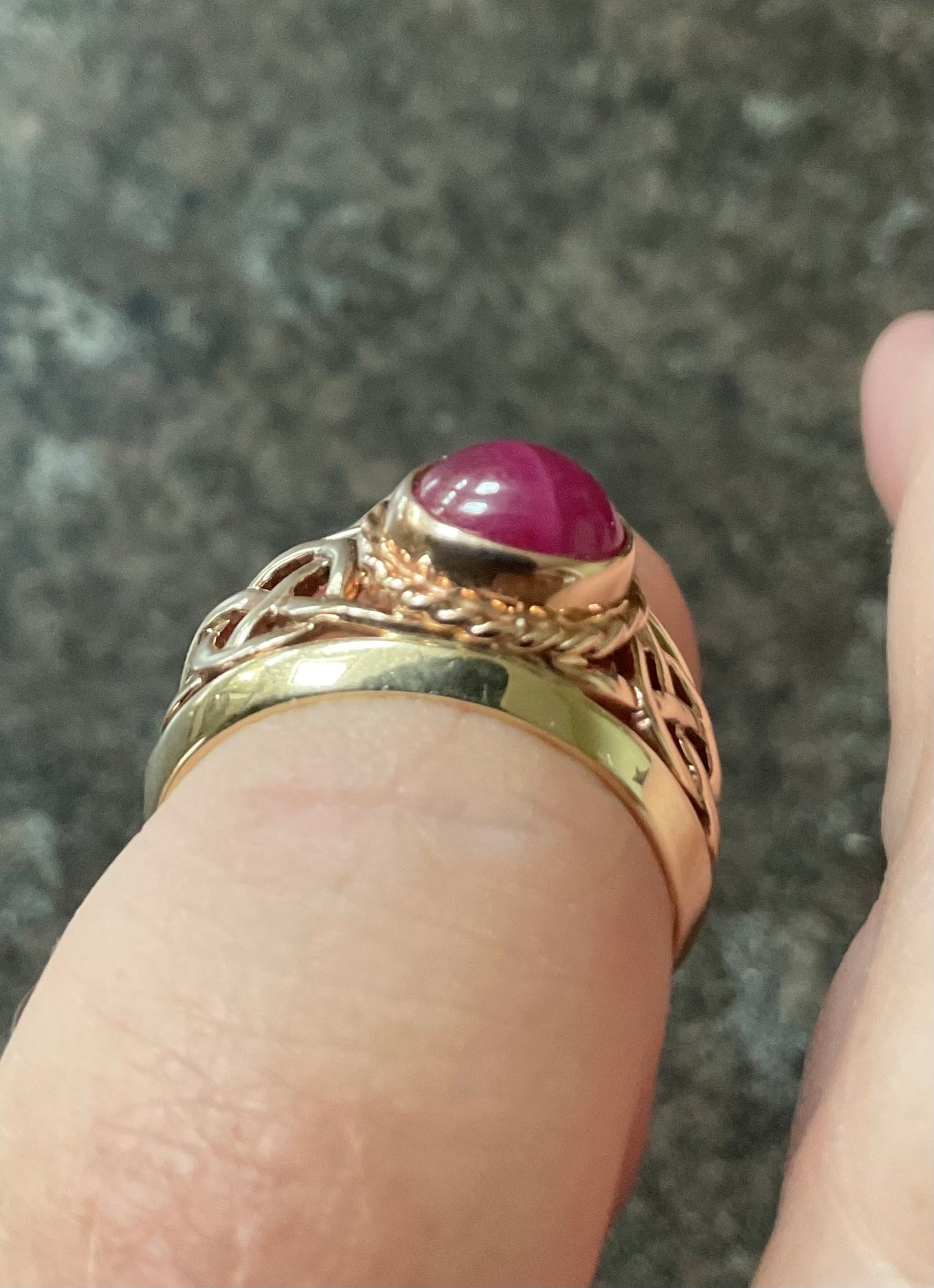 Vintage Clogau Ruby Cabochon St. David’s Celtic band ring size K1/2 yellow and rose gold 1996