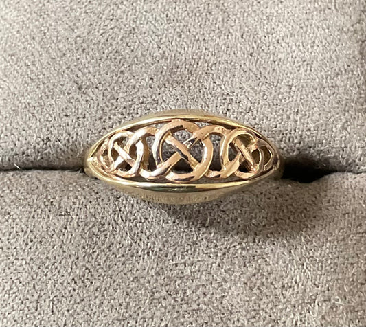 Clogau 9ct Queen Eleanor Vintage ring size K1/2 in yellow and rose gold 1998
