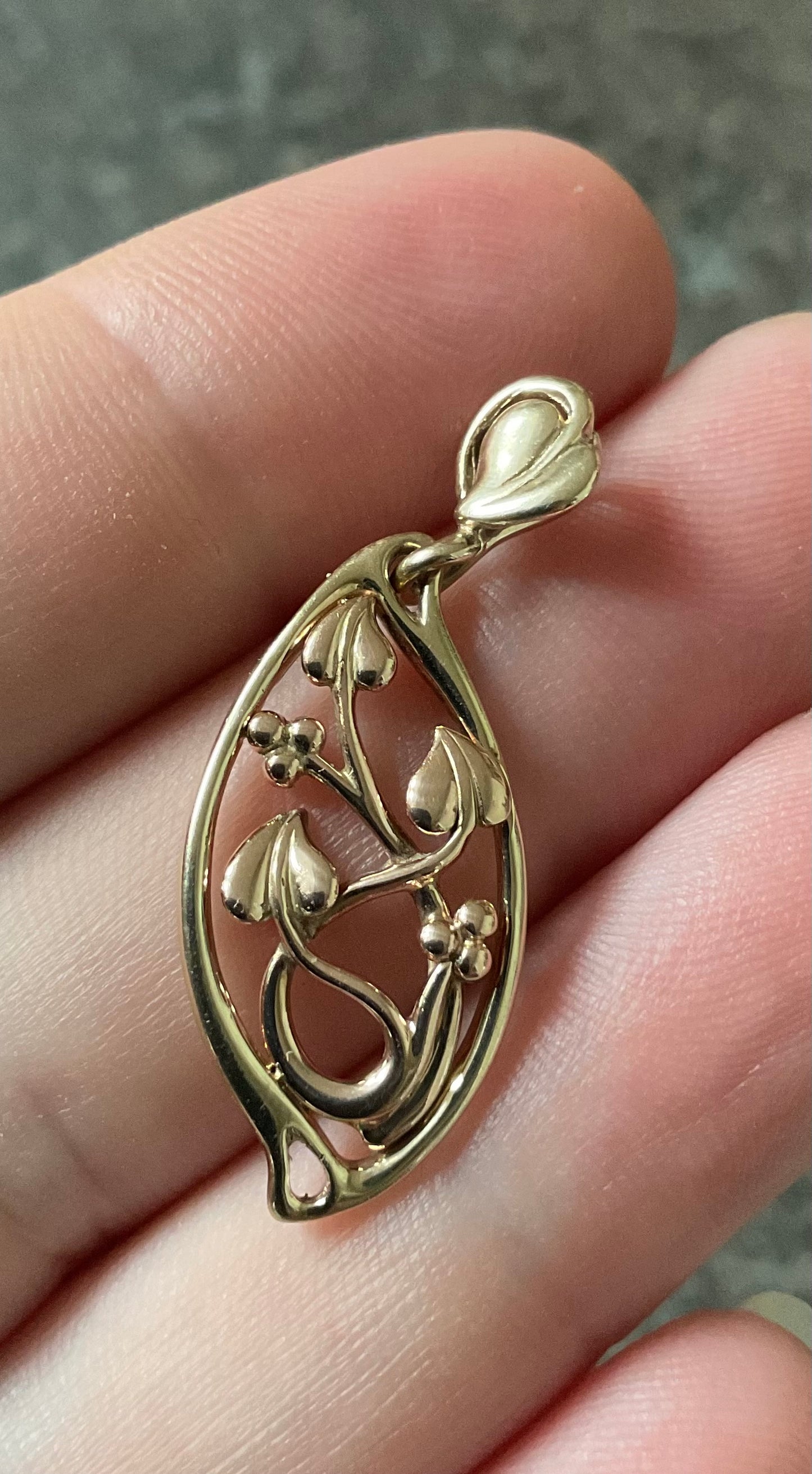 Clogau Vintage 9ct Tree of Life Elliptical Pendant in yellow and rose gold (no chain)