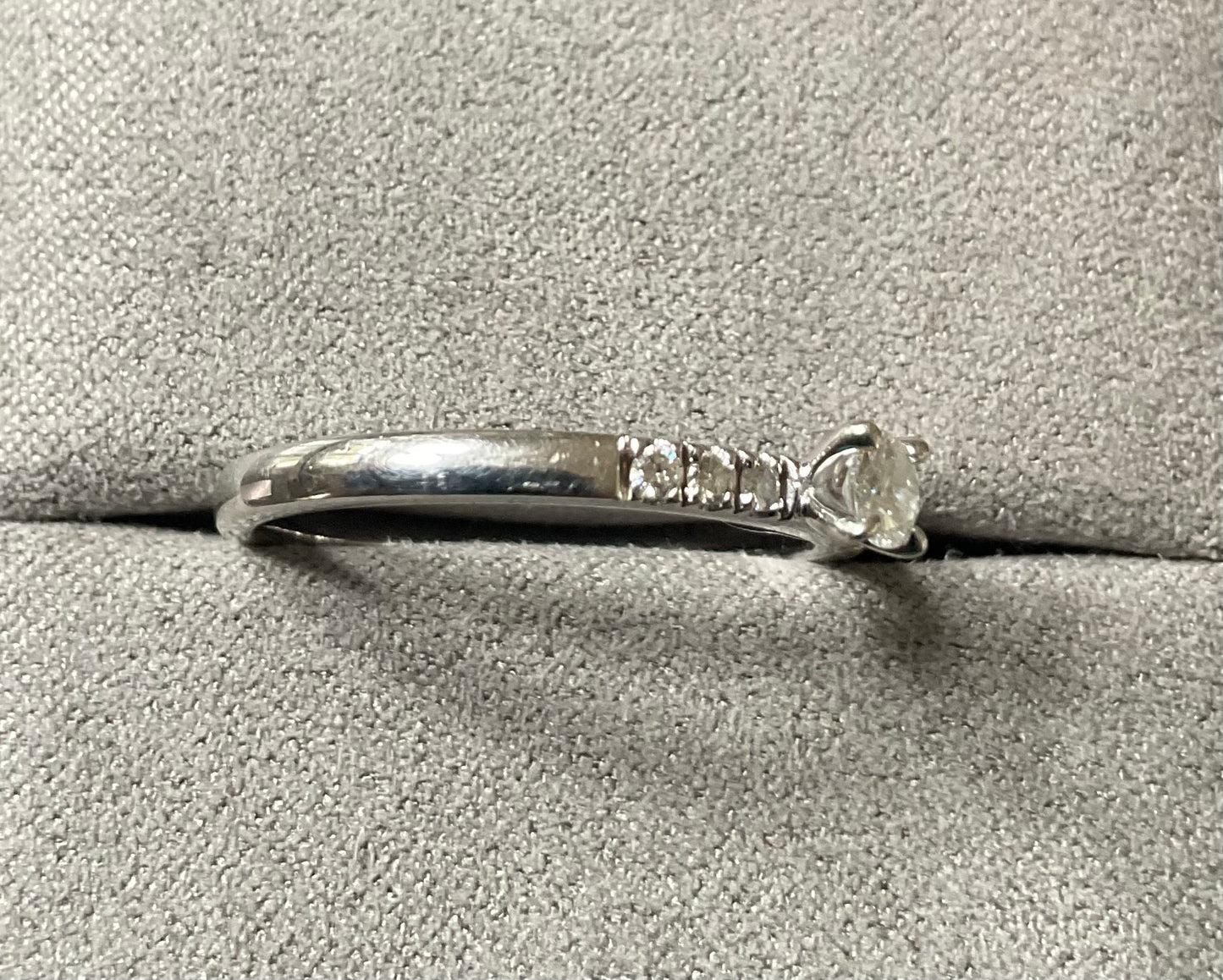 Clogau 9ct White Gold 0.20ct Diamond 2mm Engagement Ring size S RRP £900