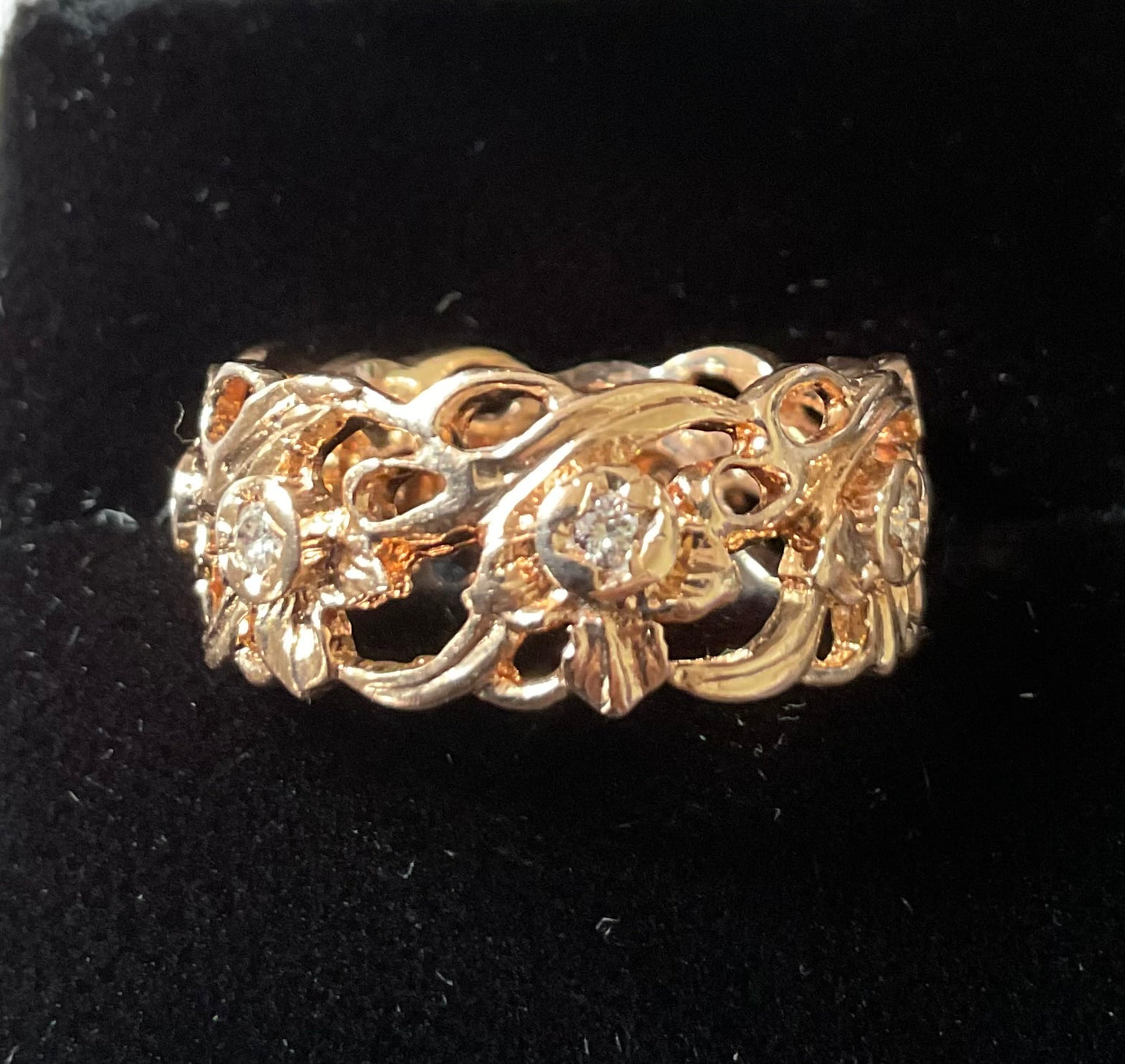 Vintage 14ct Stuart Devlin Welsh Gold Diamond Daffodil eternity ring size P from Franklin Mint
