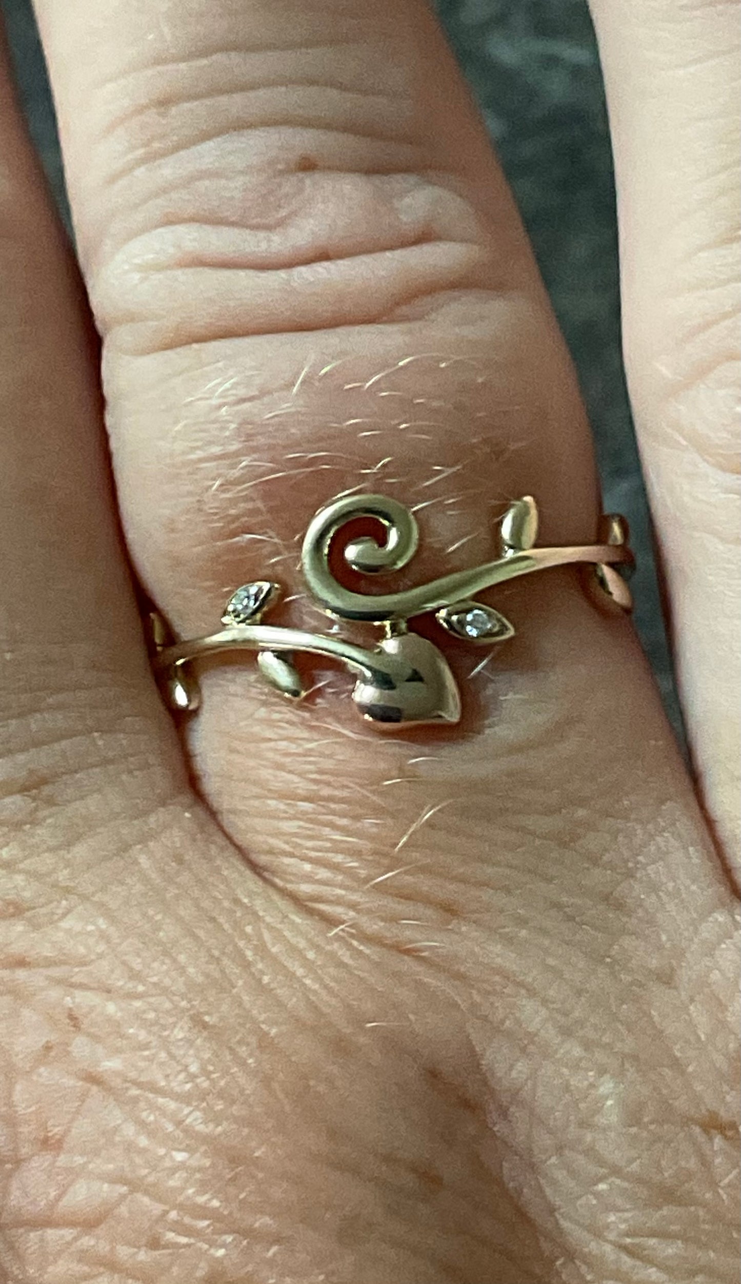 Clogau 9ct Tree of Life Vine ring with Diamonds yellow and rose gold size T
