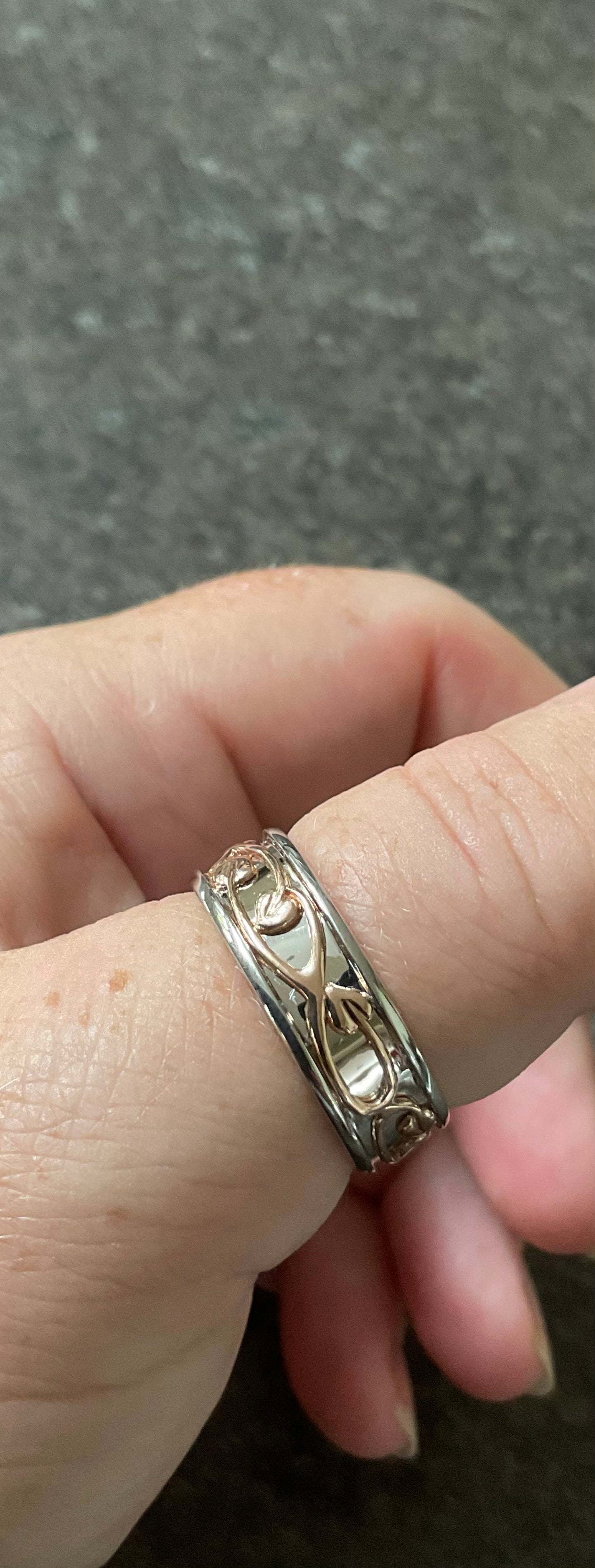 Clogau Unisex Tree of Life 7mm Wide channel Band ring size W1/2 and Y1/2 silver and rose gold Ladies Gentlemen