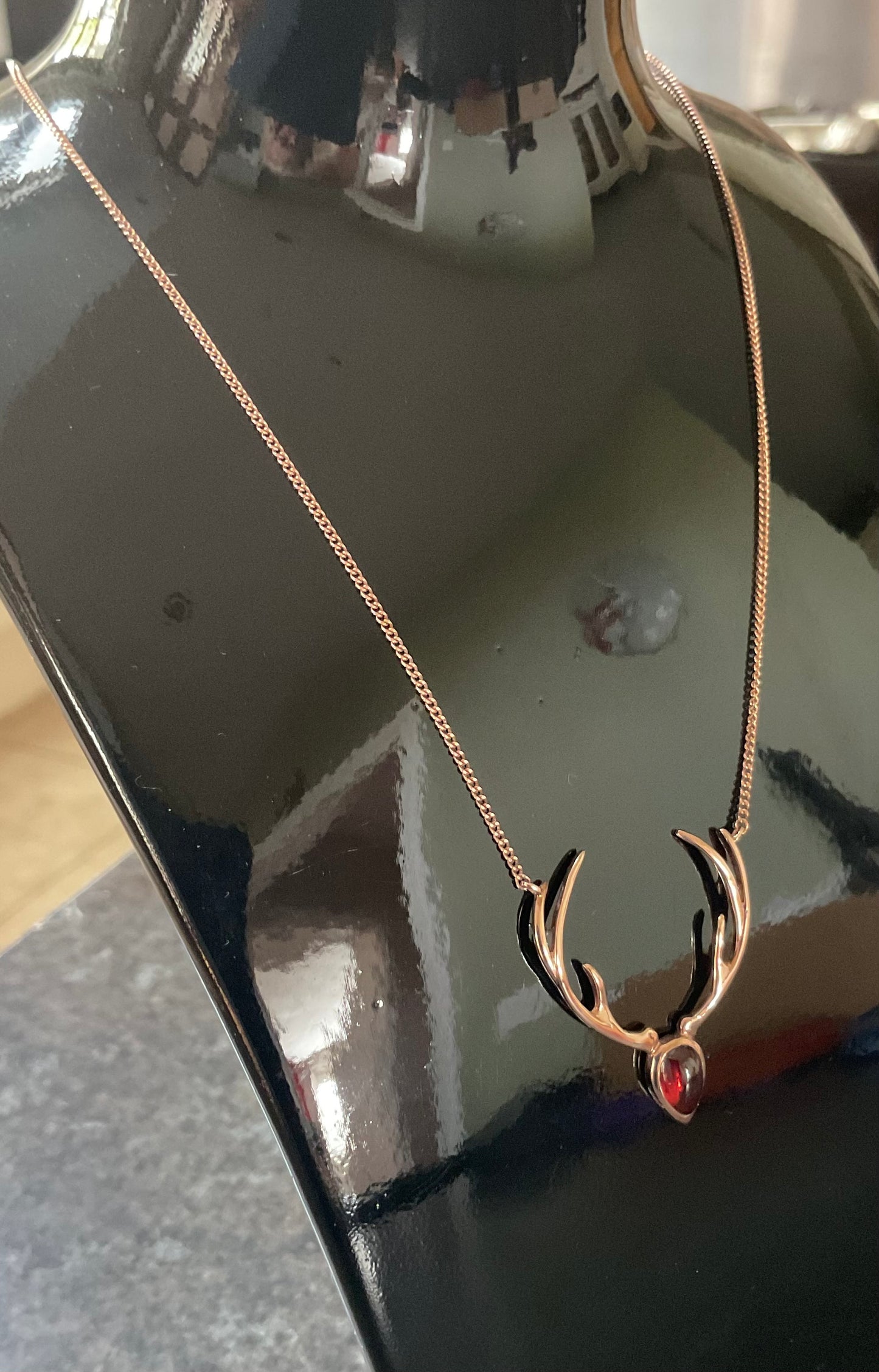 Clogau 9ct Royal Stag Garnet Cabochon Rose Gold necklet 17” necklace Very Rare