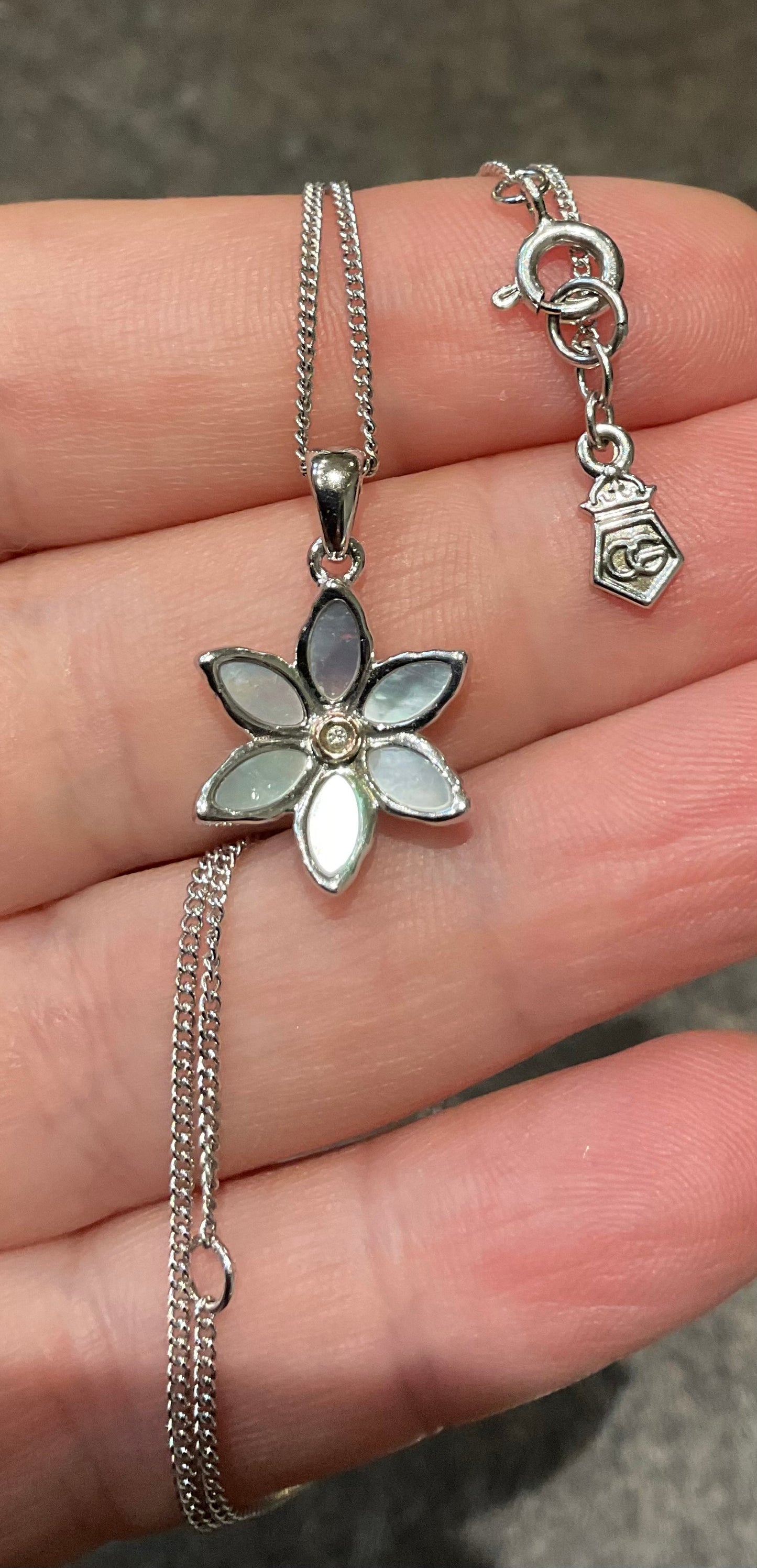 Clogau Lady Snowdon Diamond & Mother of Pearl pendant necklace 18-22” in silver & rose gold