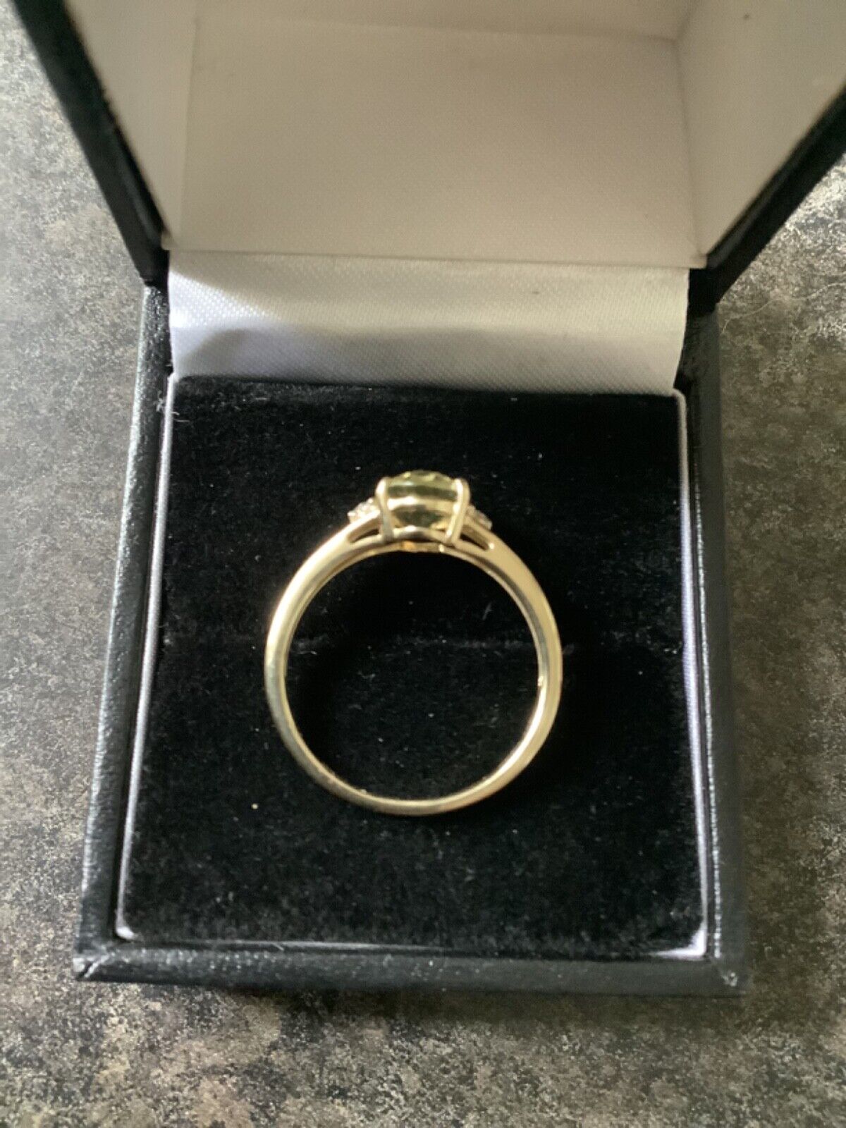 10k greenish yellow Beryl and diamond ring size N yellow gold