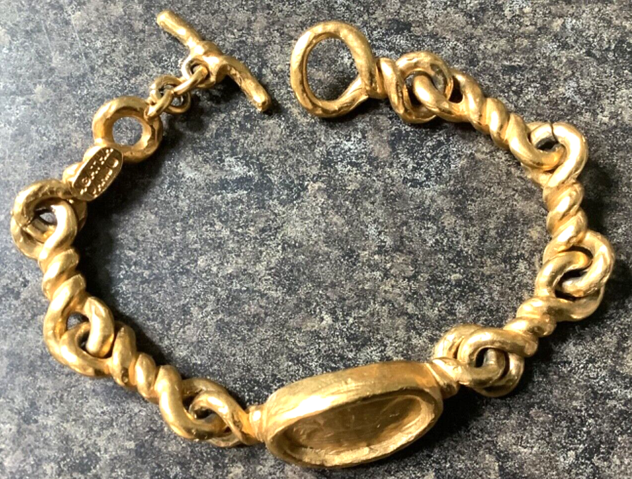 Vintage Agatha Paris chunky gold tone t-bar twisted knots bracelet