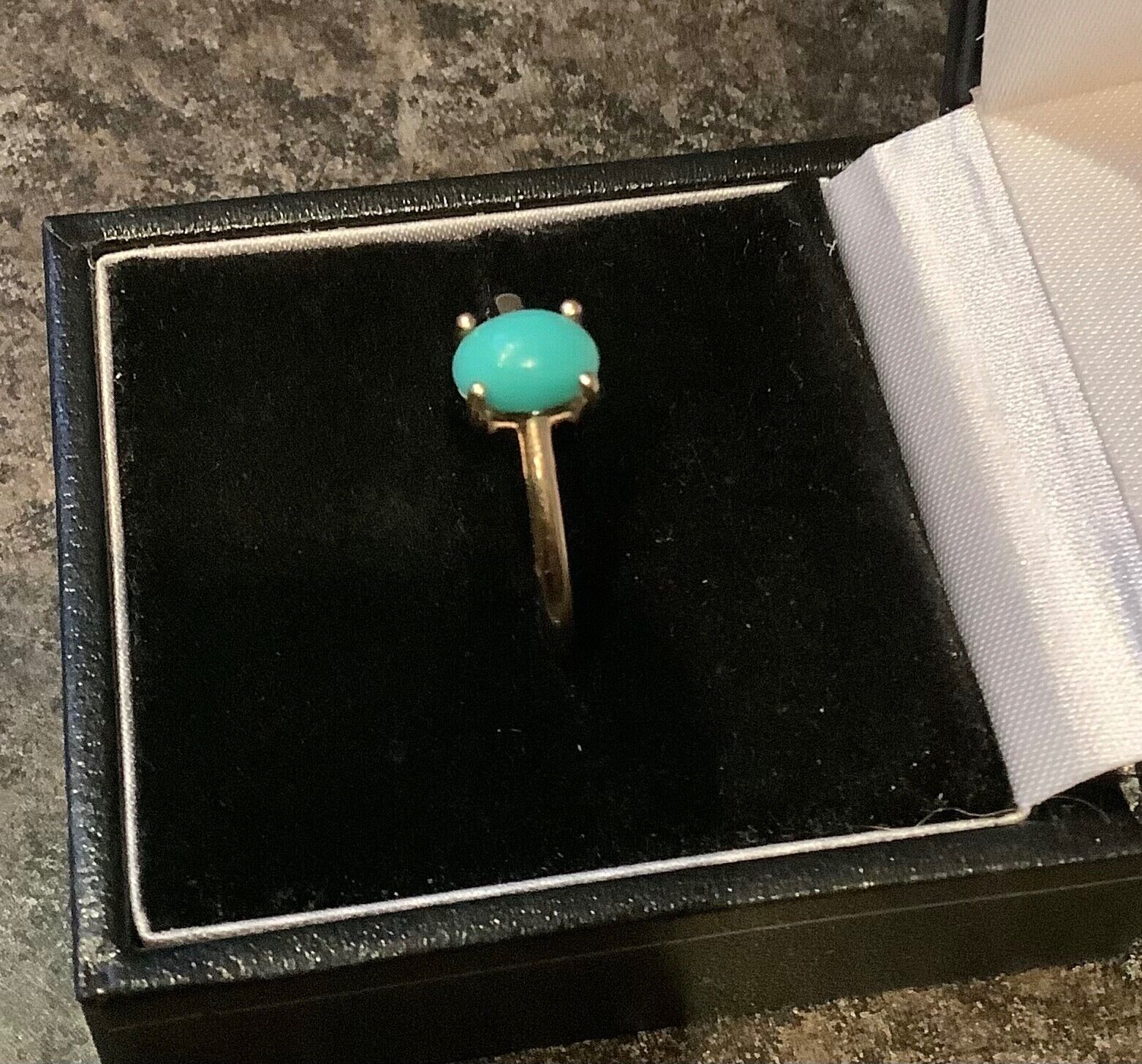 10k oval turquoise cabochon yellow gold ring size N1/2 hallmarked
