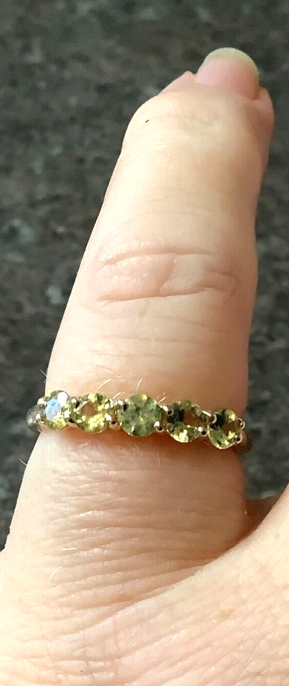 9ct 5 stone yellow green gemstone size N1/2-O yellow gold colour changing
