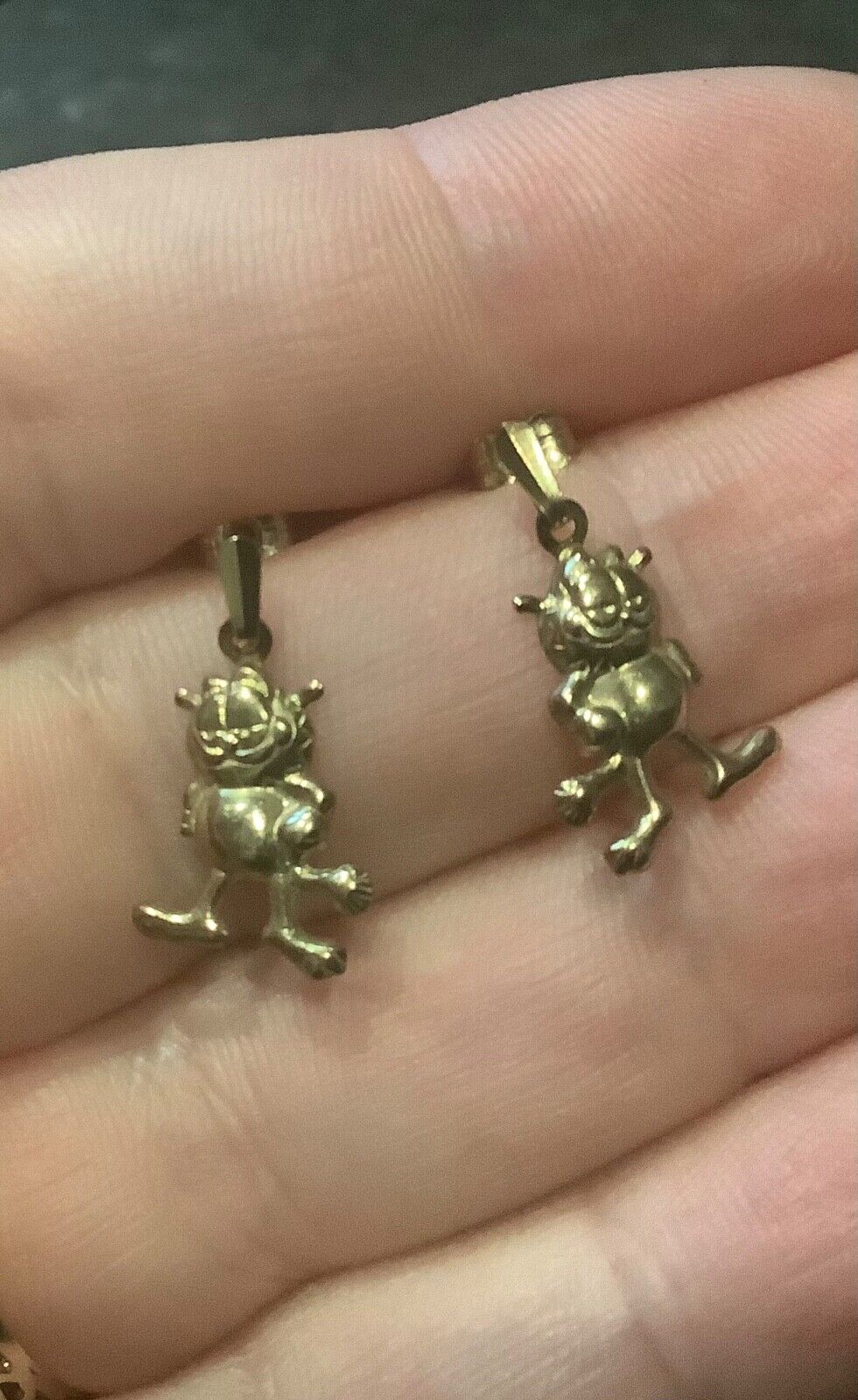 9ct Vintage Garfield drop earrings yellow gold cat 1976 UFS