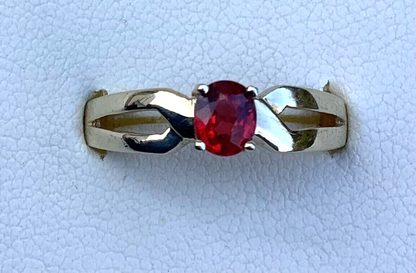 9ct red gemstone oval ring 5x4mm size N solitaire yellow gold