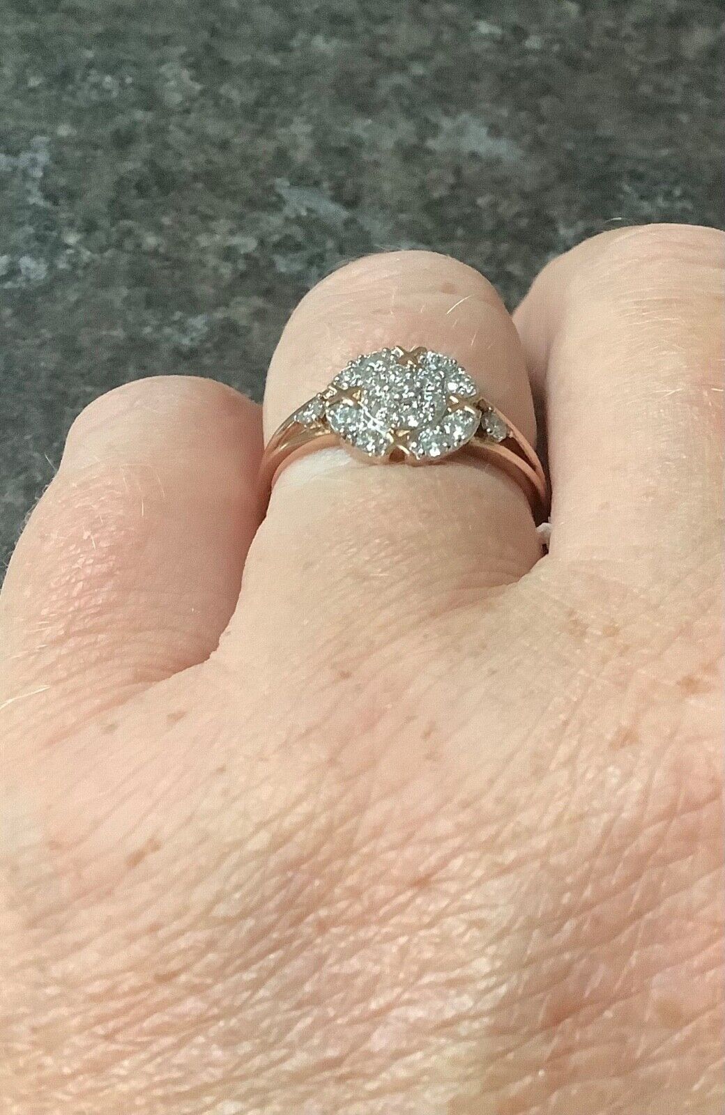 9ct rose gold Diamond cluster circle ring with gold kisses size P1/2