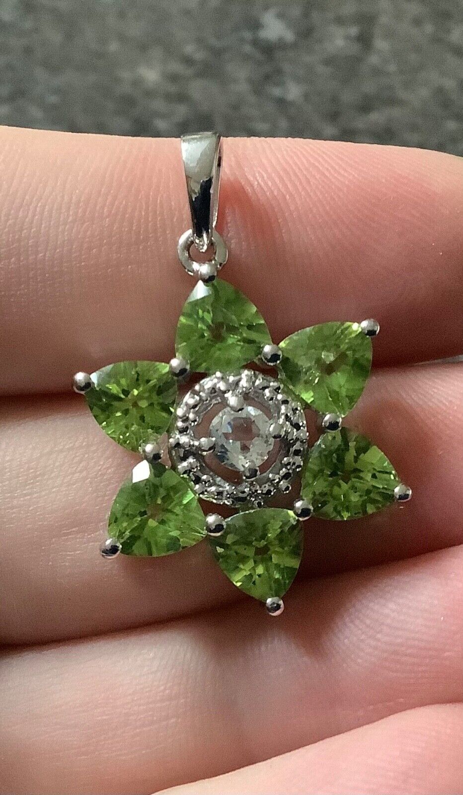 925 Peridot and zircon flower cluster pendant sterling silver 3x2cm TGGC