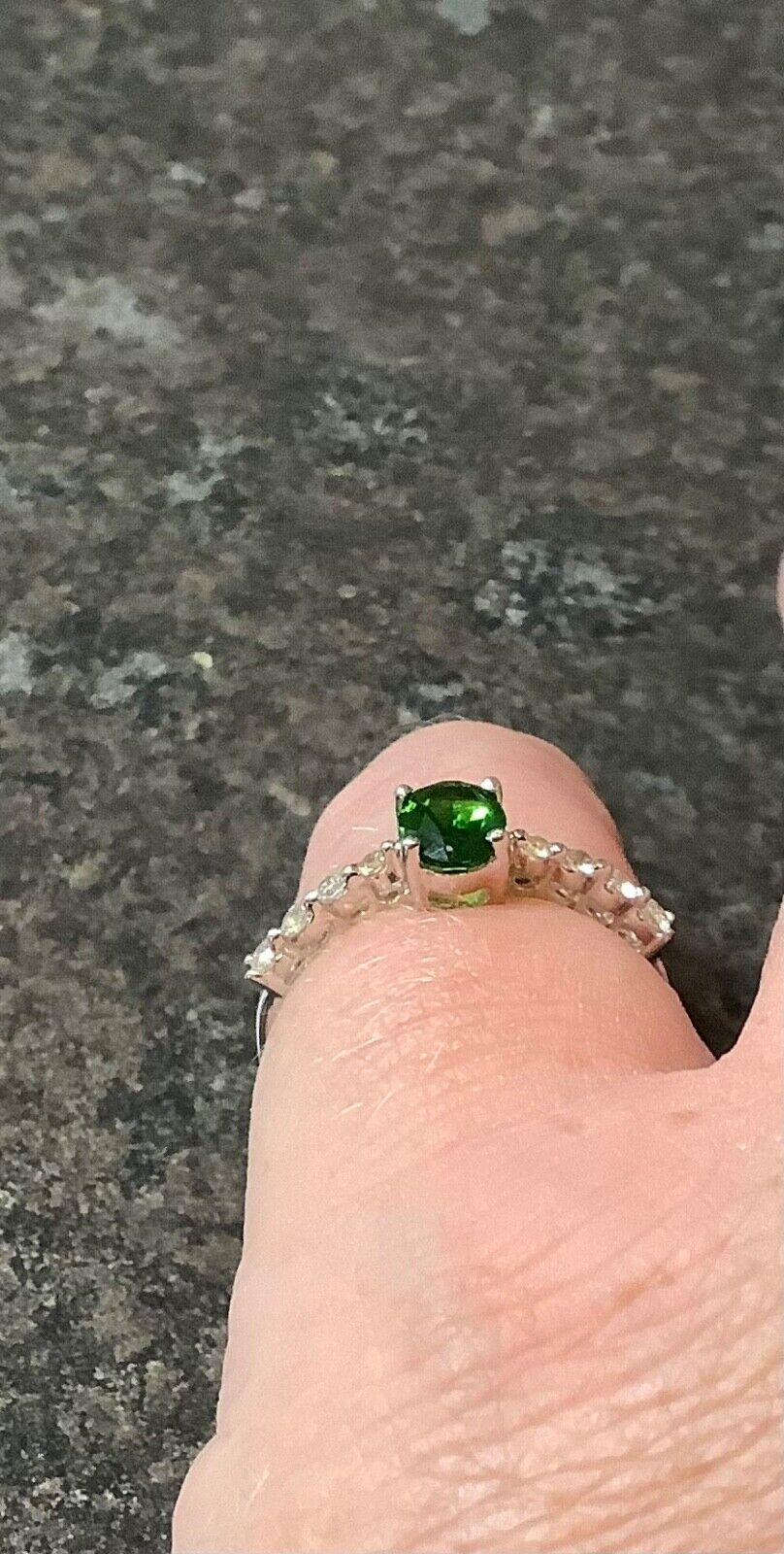 9ct Chrome diopside and white zircon ring size N white gold