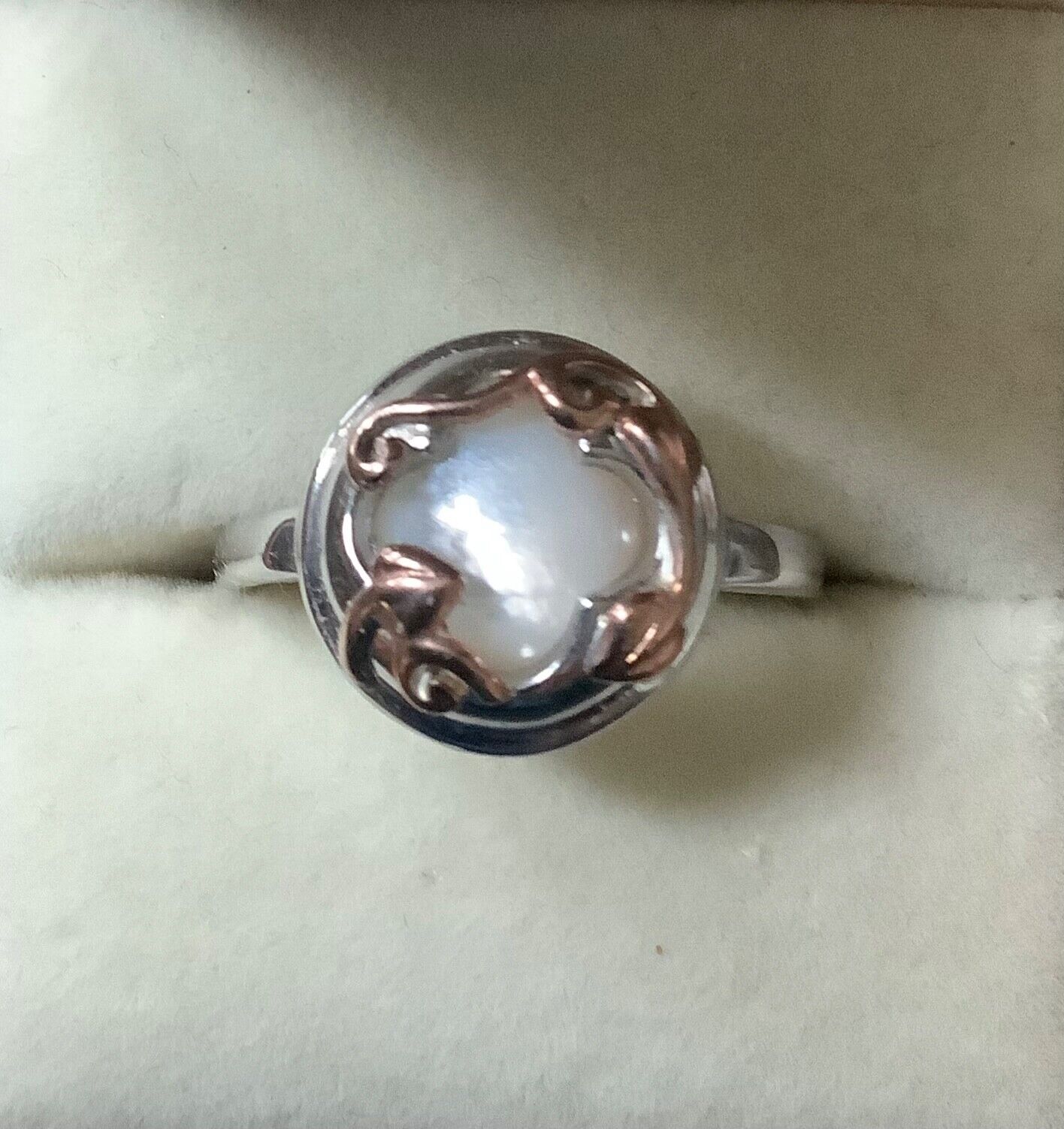 Clogau Tudor Court mother of pearl ring size S1/2 silver and rose gold
