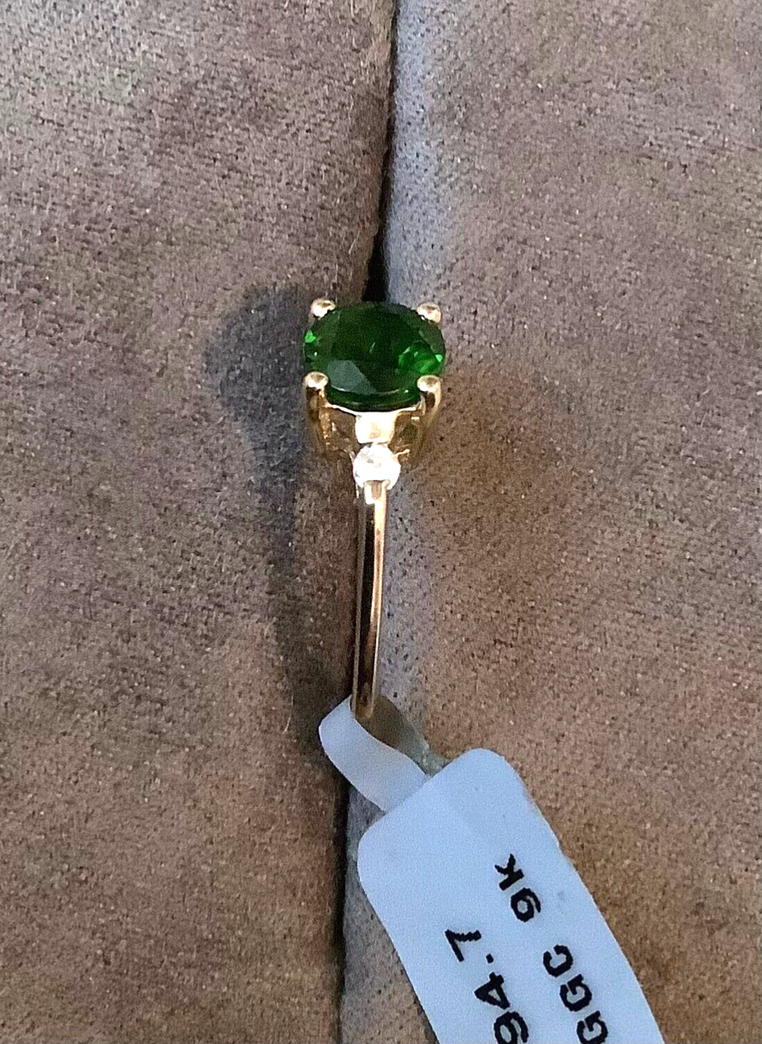 9ct chrome diopside and clear stone ring size N1/2 yellow gold